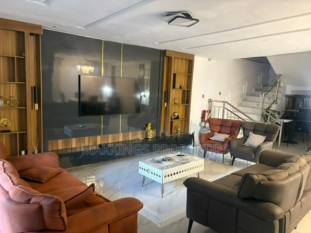 4bdrm Duplex in Thomas Estate for sale in Thomas Estate
