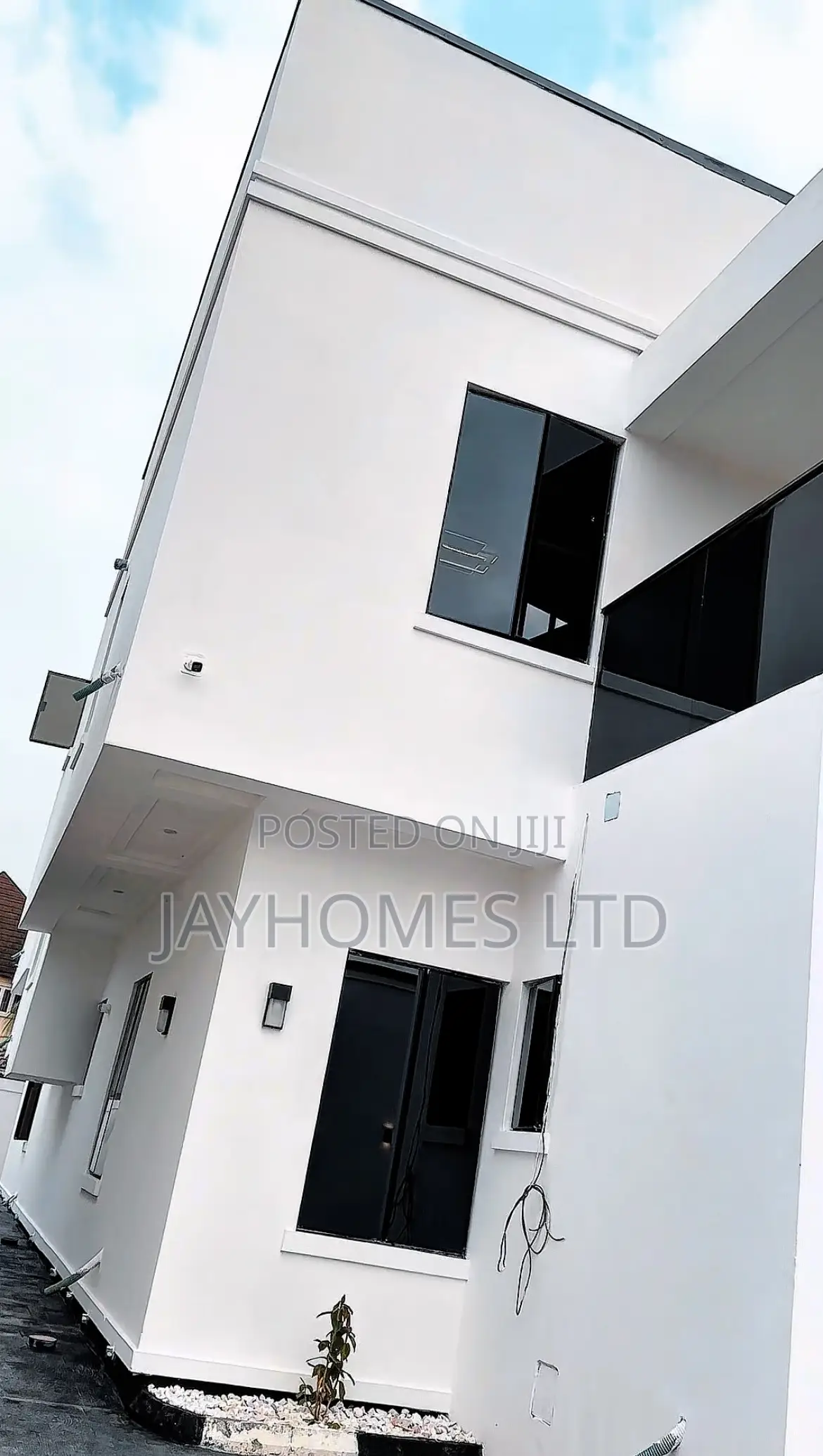 5 Bedroom Contemporary Luxury Duplex for Sale in Asaba in Oshimili South