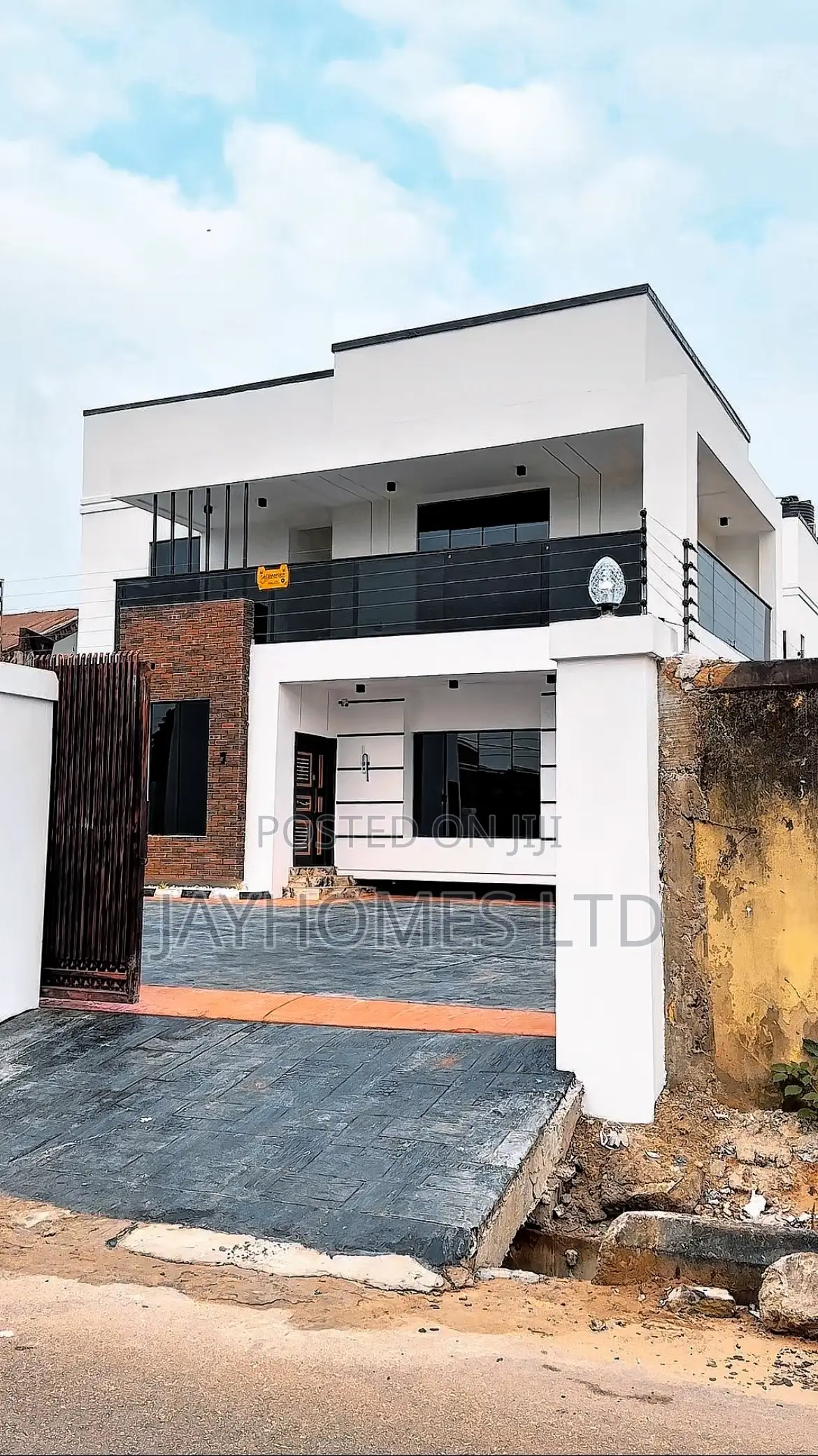5 Bedroom Contemporary Luxury Duplex for Sale in Asaba in Oshimili South