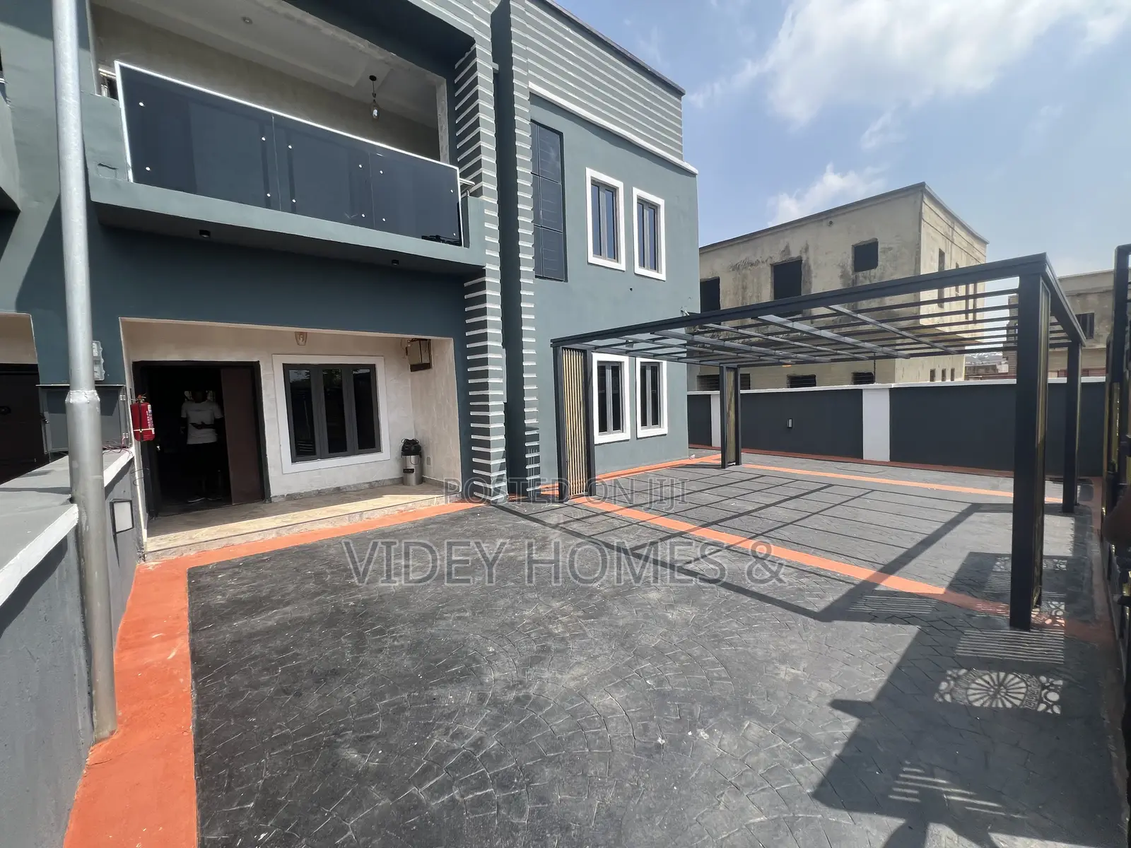 4bdrm Duplex in Golf Estate, Apo District for rent in Apo District