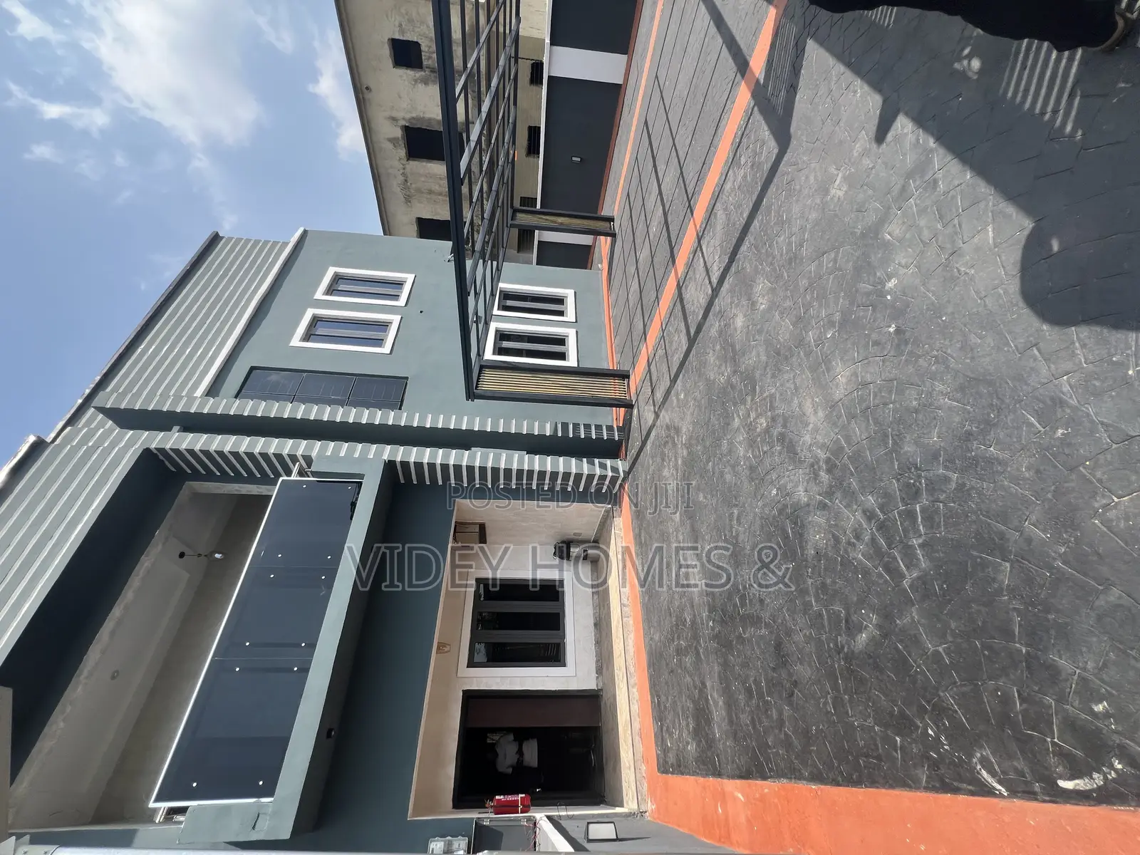4bdrm Duplex in Golf Estate, Apo District for rent in Apo District