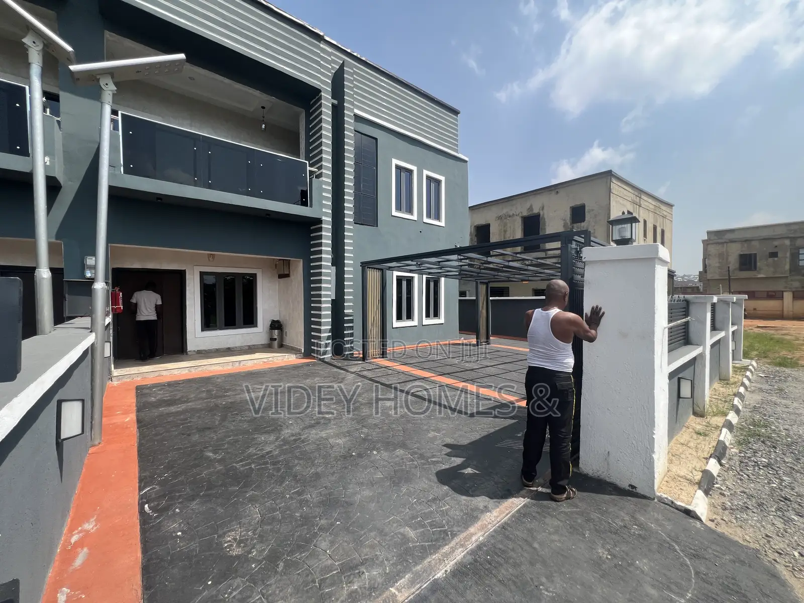 4bdrm Duplex in Golf Estate, Apo District for rent in Apo District
