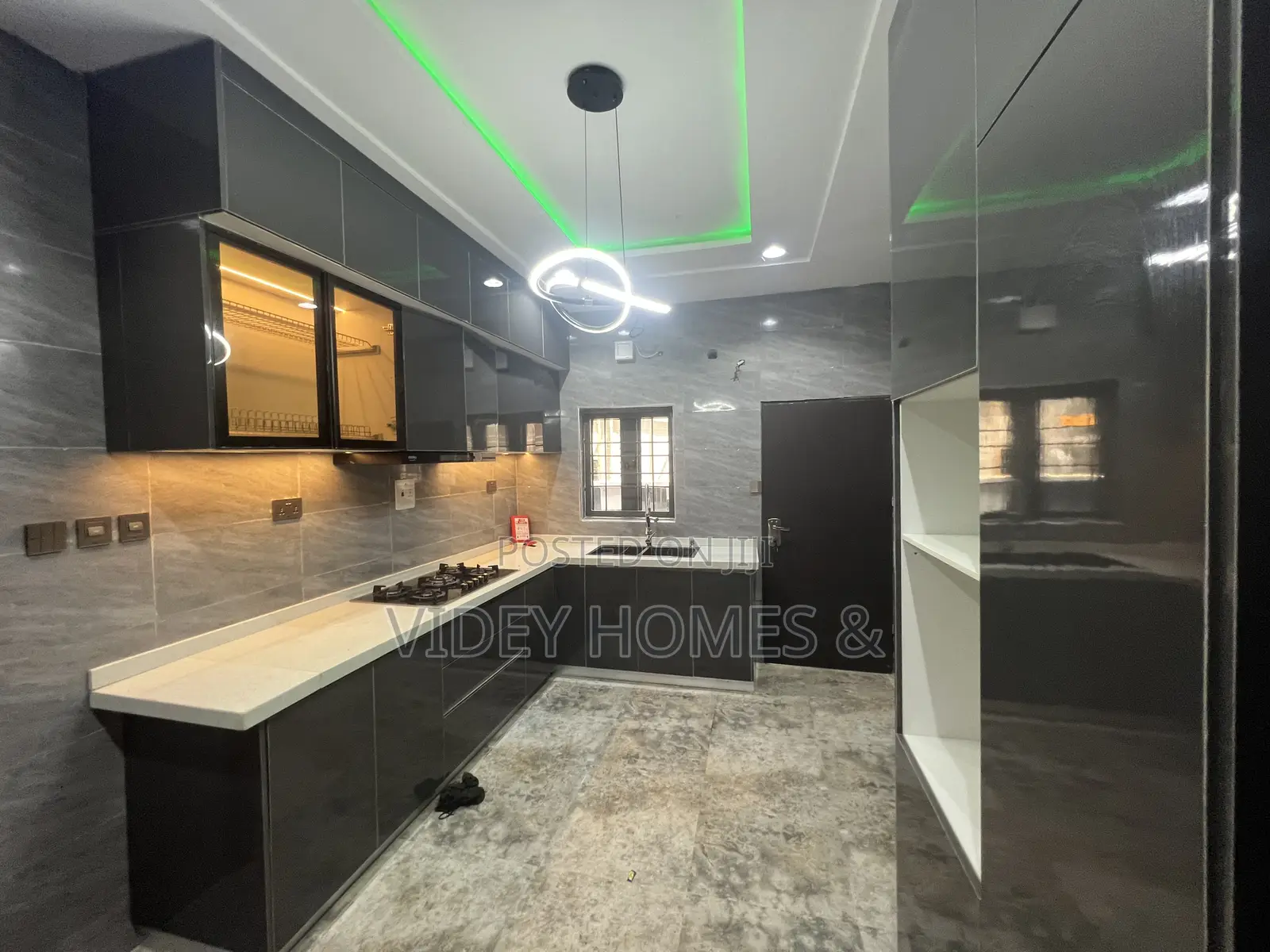4bdrm Duplex in Golf Estate, Apo District for rent in Apo District