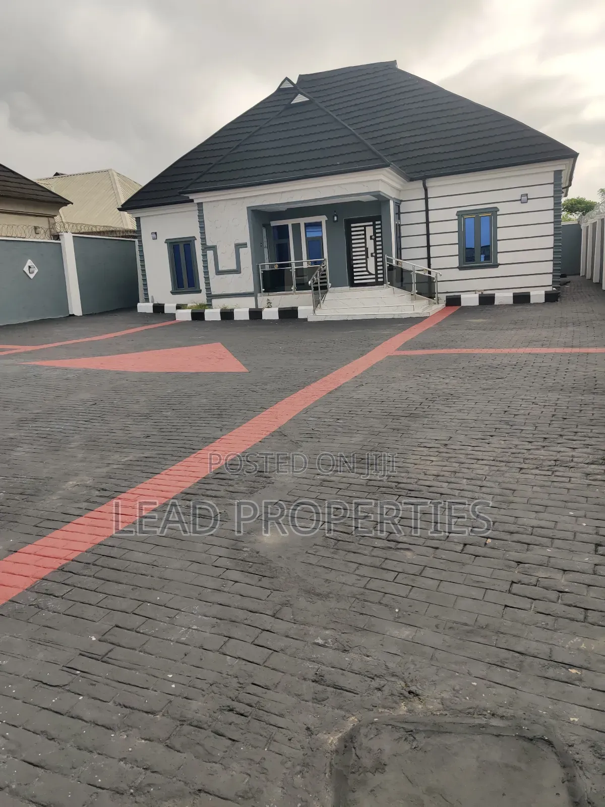 3bdrm Bungalow in Alagbaka Extension, Akure for rent in Akure