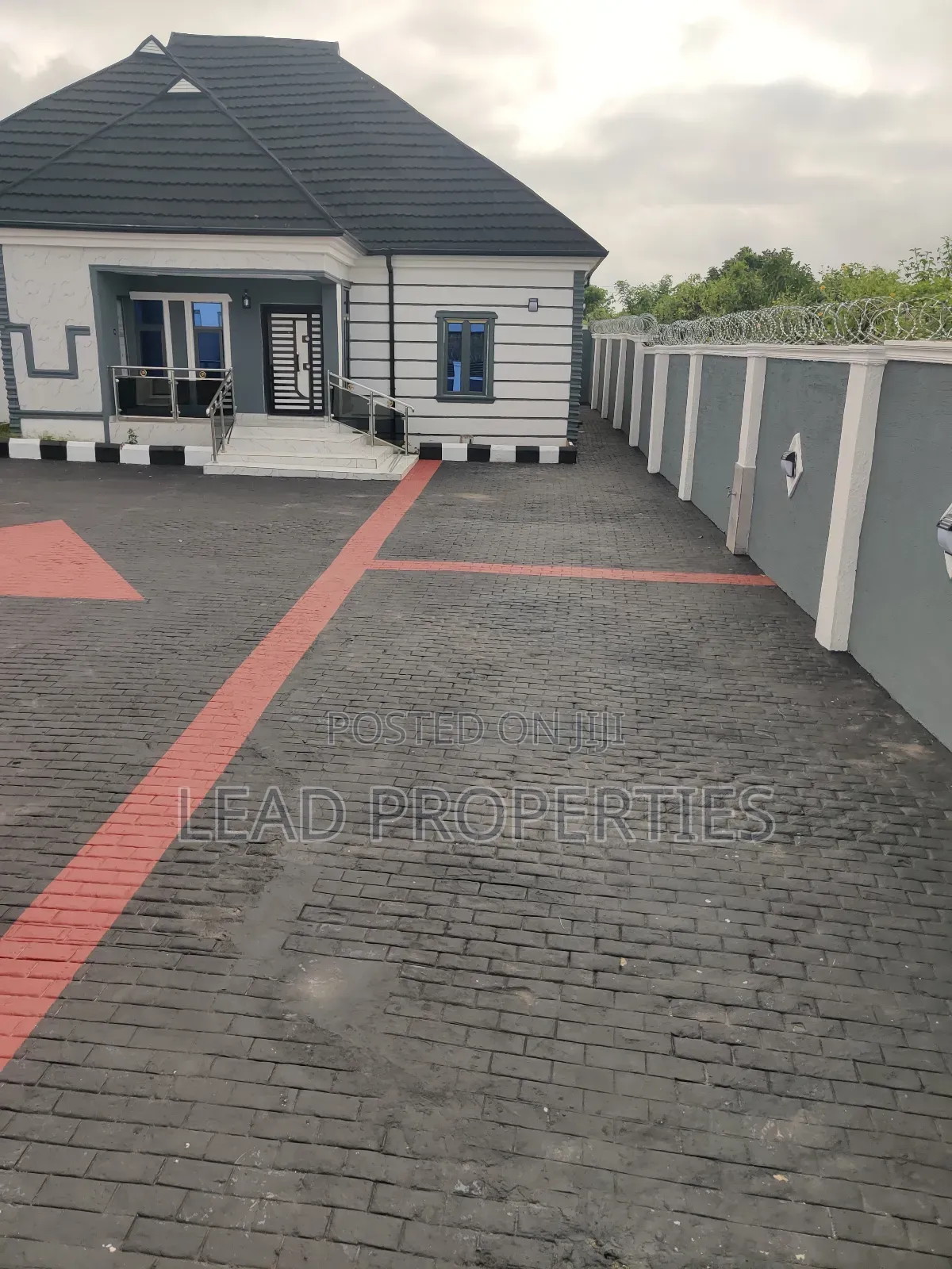 3bdrm Bungalow in Alagbaka Extension, Akure for rent in Akure