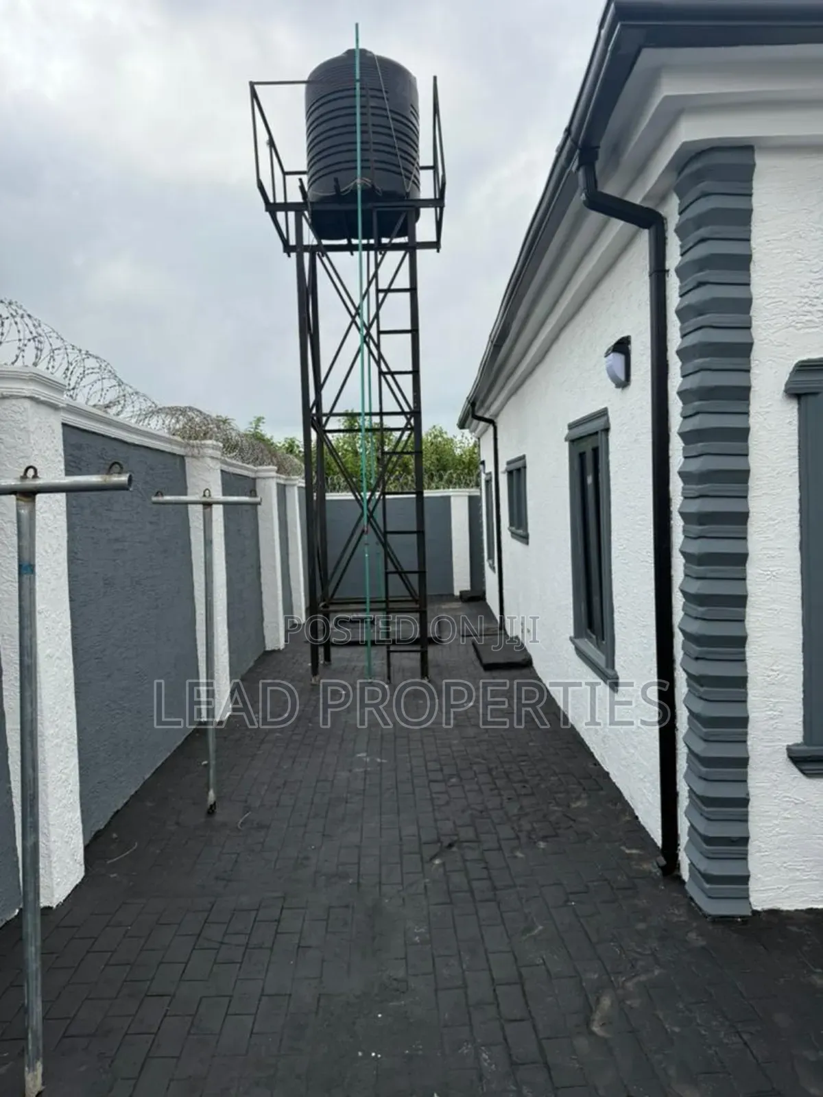 3bdrm Bungalow in Alagbaka Extension, Akure for rent in Akure