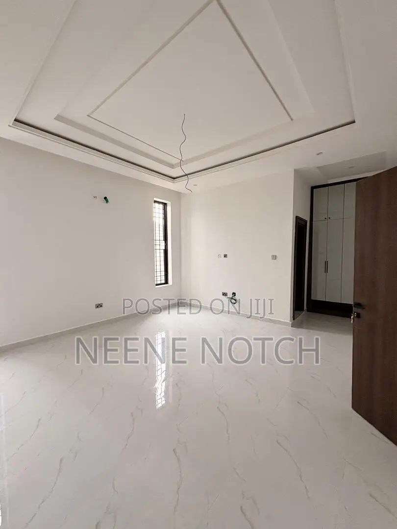 Furnished 5bdrm Townhouse/Terrace in Dewany Street, Apo Resettlement in Apo Resettlement