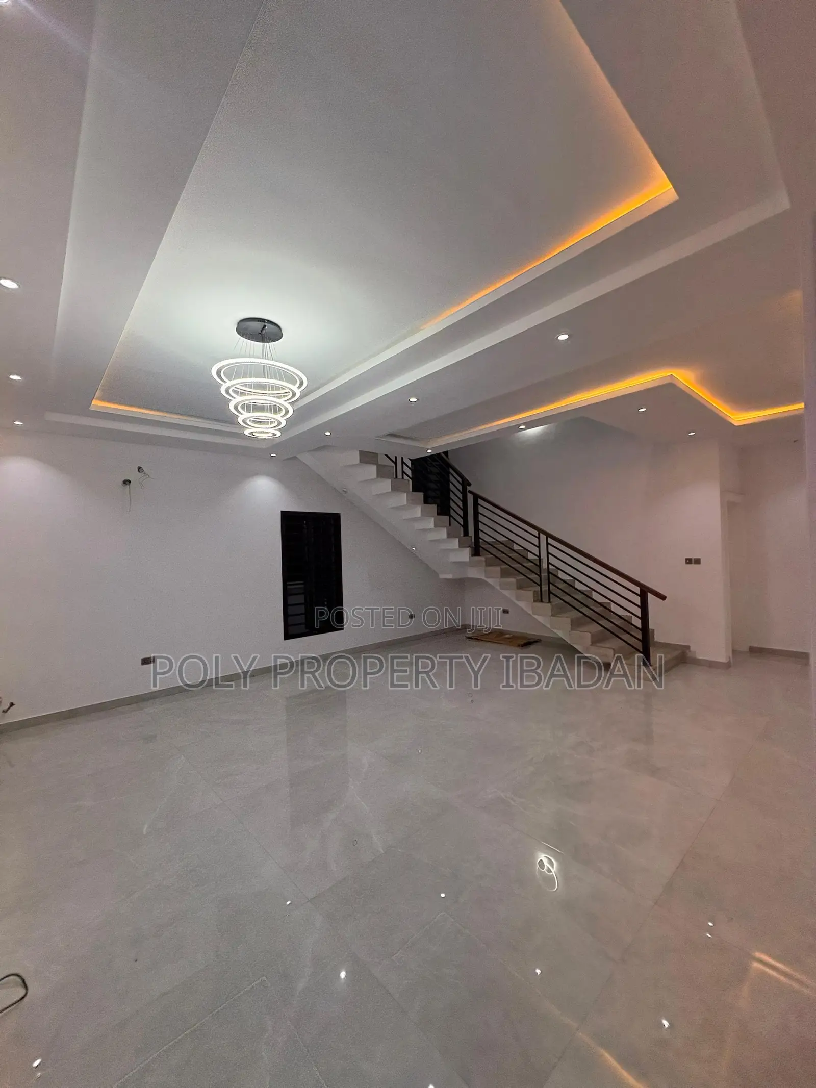 5bdrm Duplex in Kolapo Ishola Gra, Ibadan for sale in Ibadan