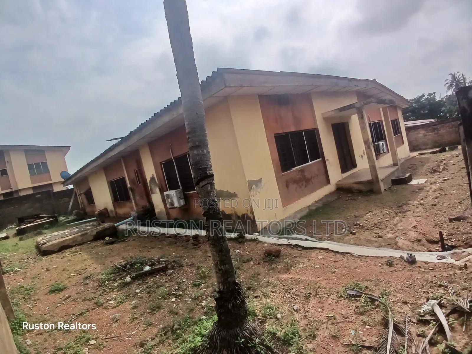 5bdrm Bungalow in Ibadan for sale in Ibadan