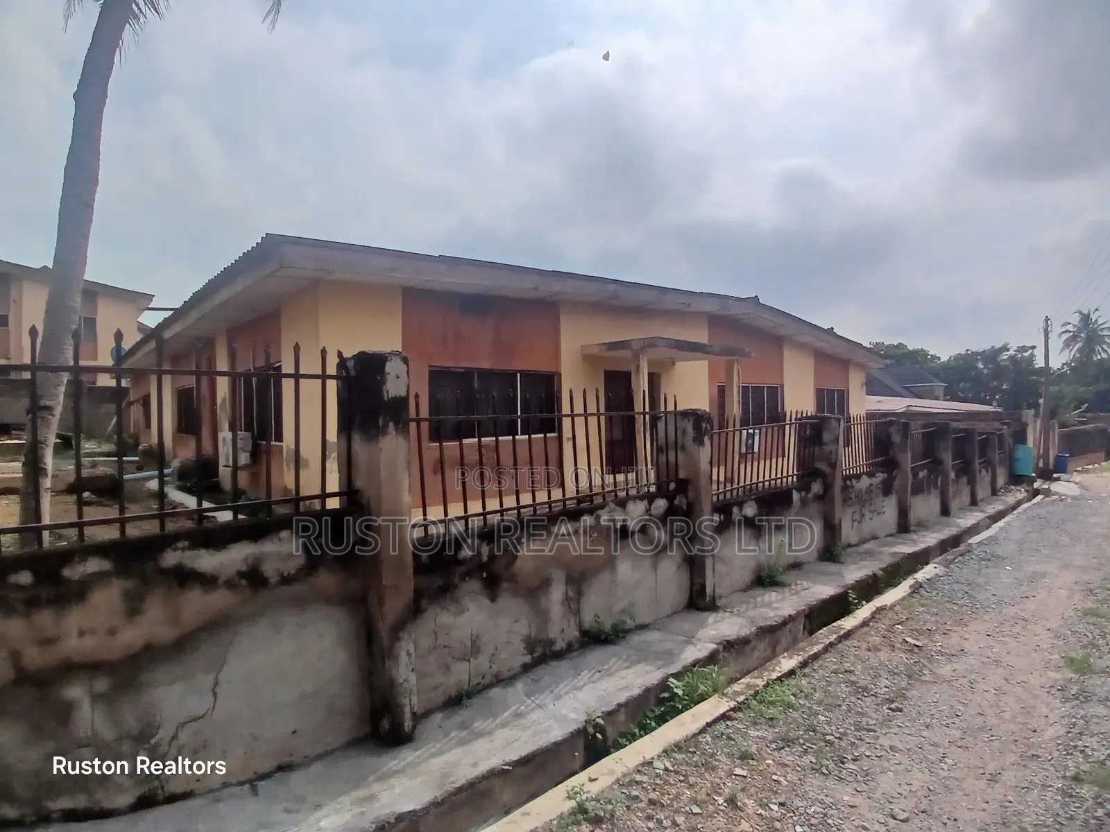5bdrm Bungalow in Ibadan for sale in Ibadan