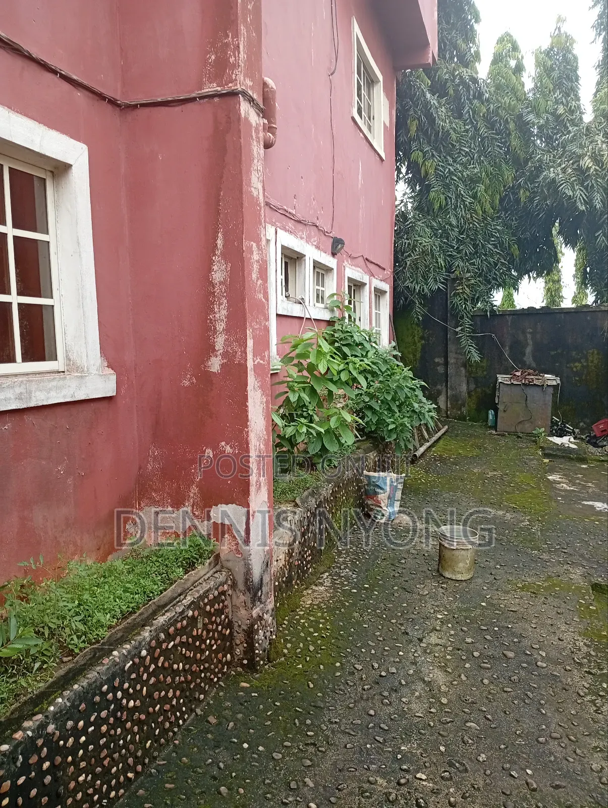 8bdrm Duplex in Akai Efa By Jehovah, Calabar for sale in Calabar