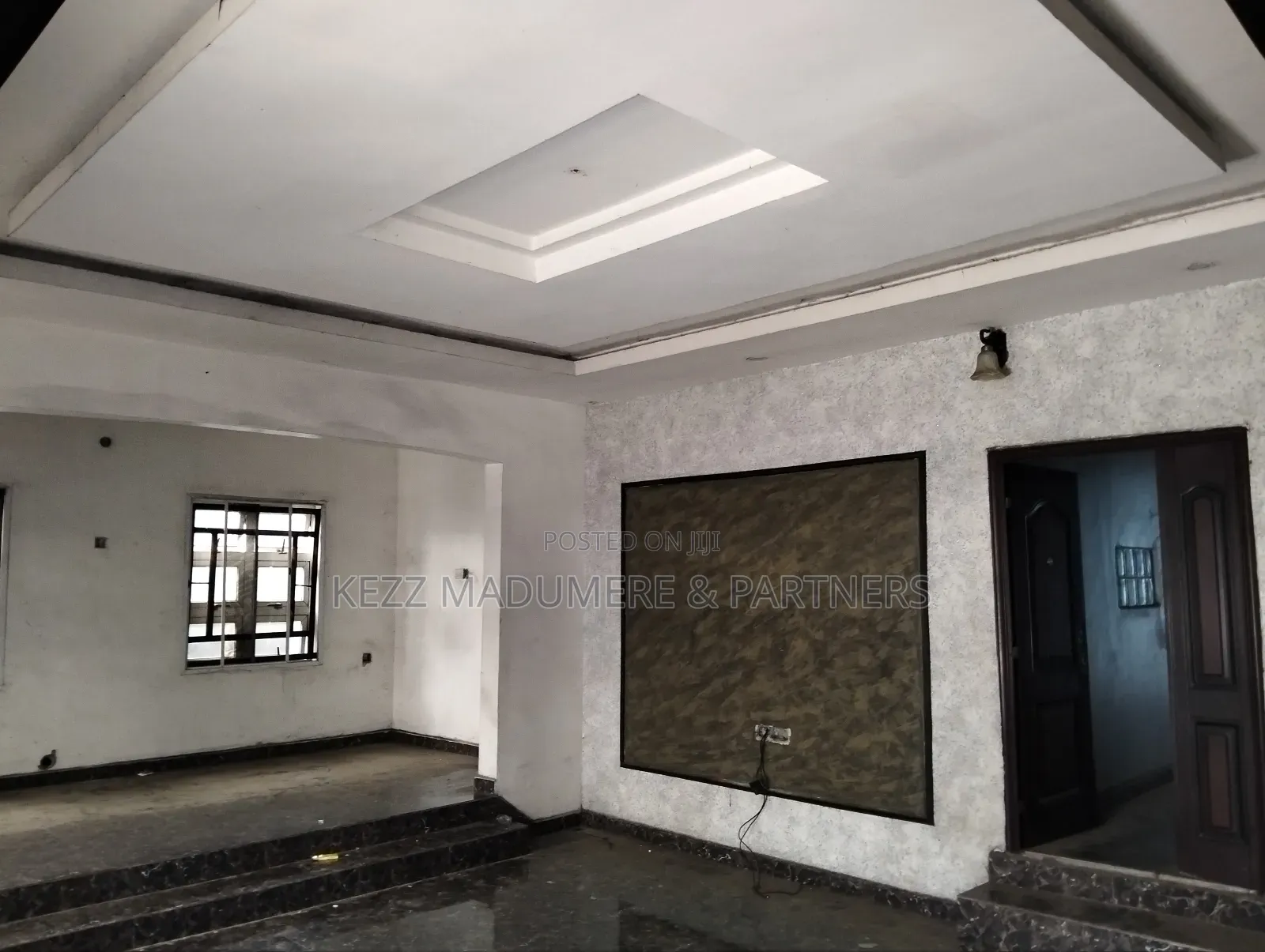 5bdrm Duplex in Off Sars Road, Port for sale in Port-Harcourt