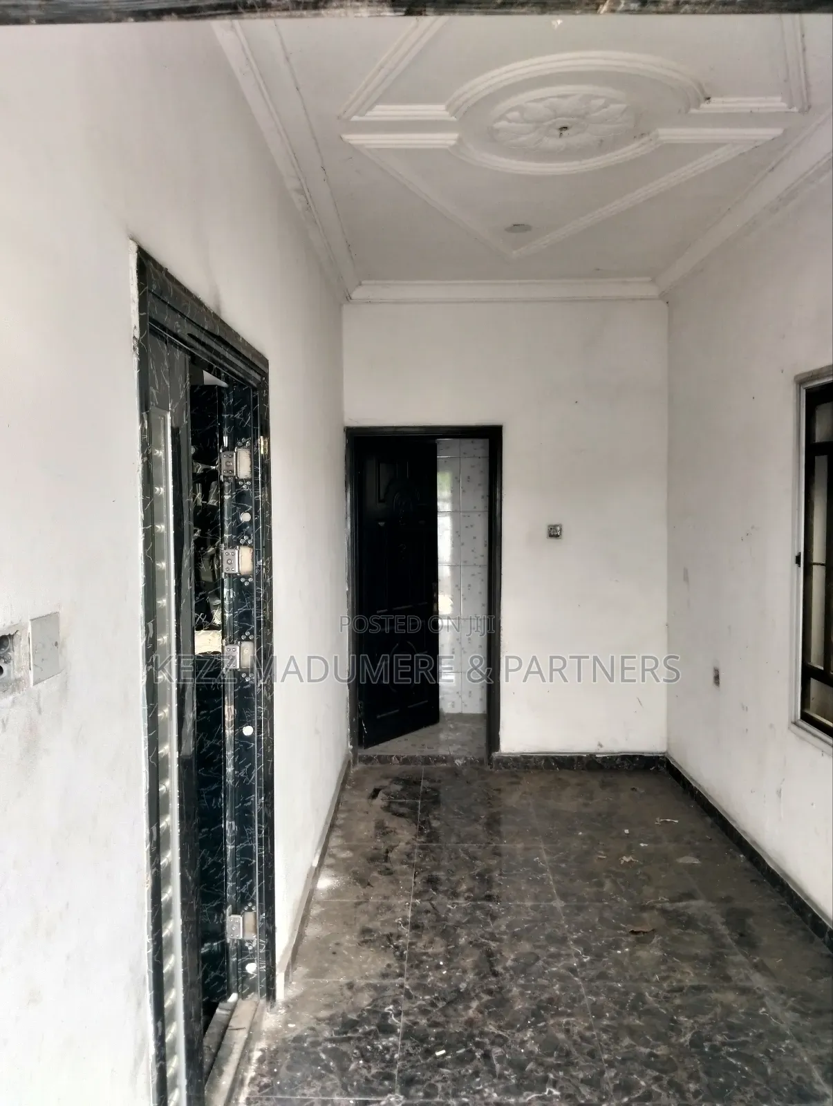 5bdrm Duplex in Off Sars Road, Port for sale in Port-Harcourt