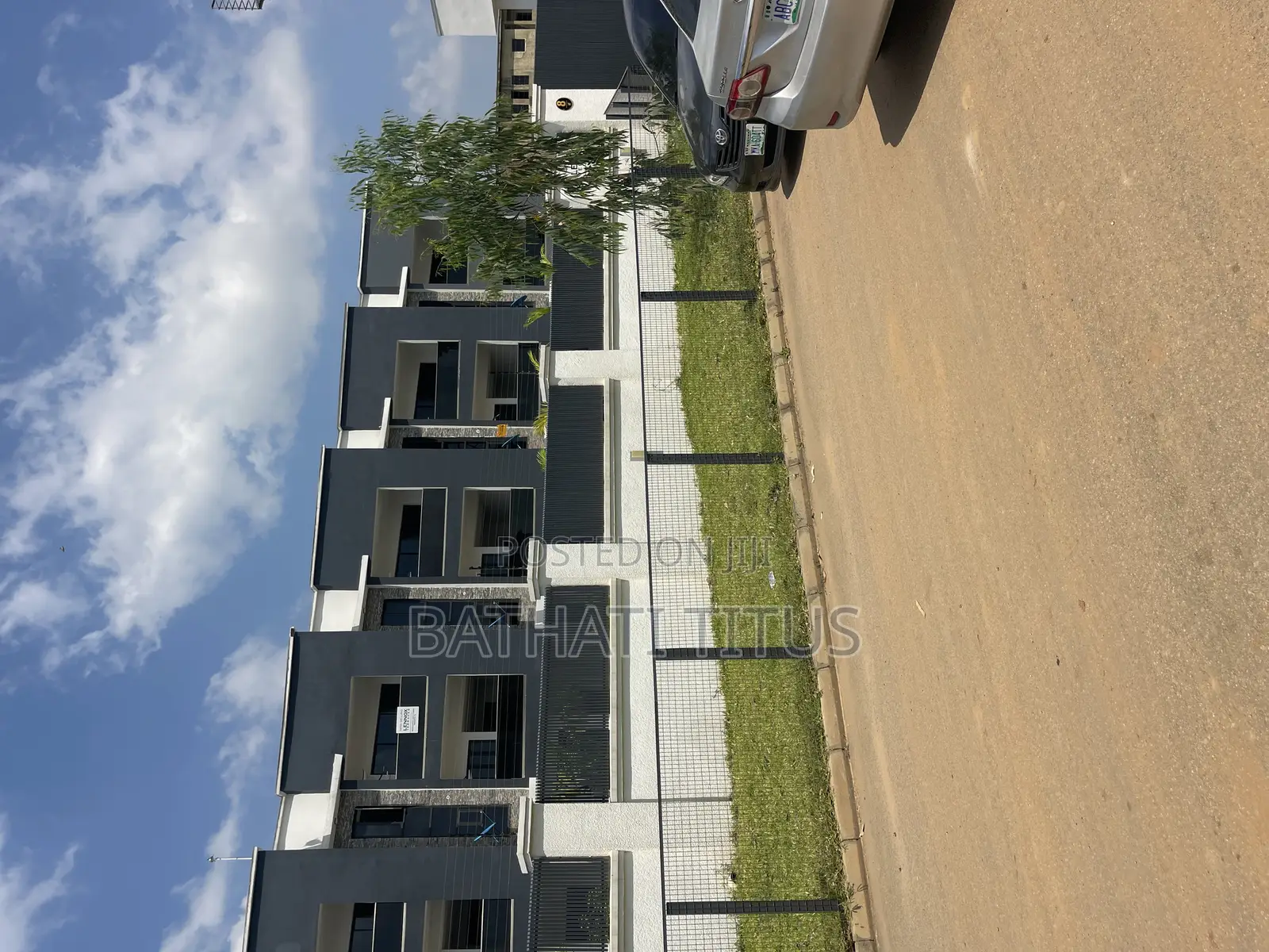 4bdrm Duplex in Life Camp for sale in Life Camp