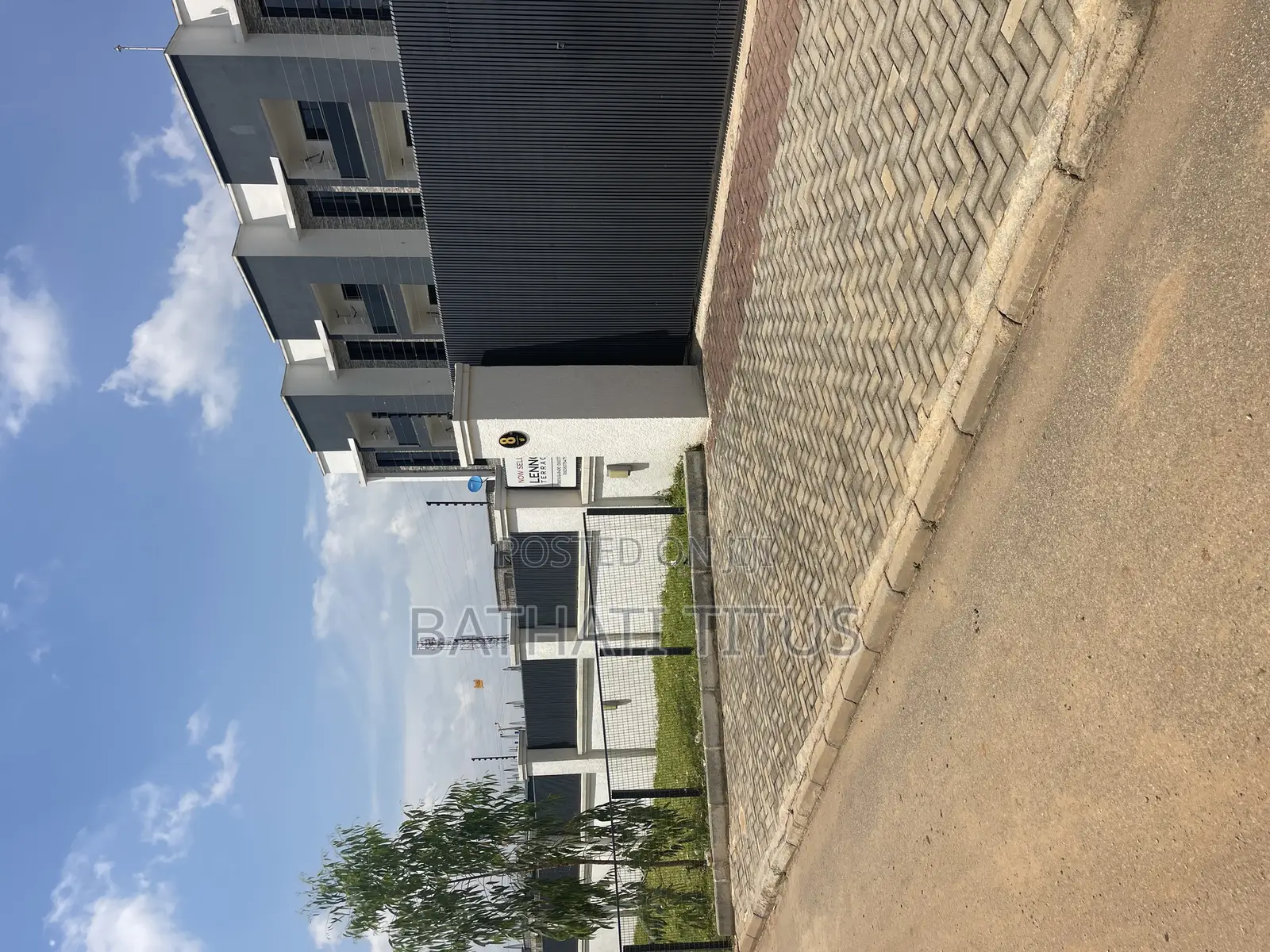 4bdrm Duplex in Life Camp for sale in Life Camp