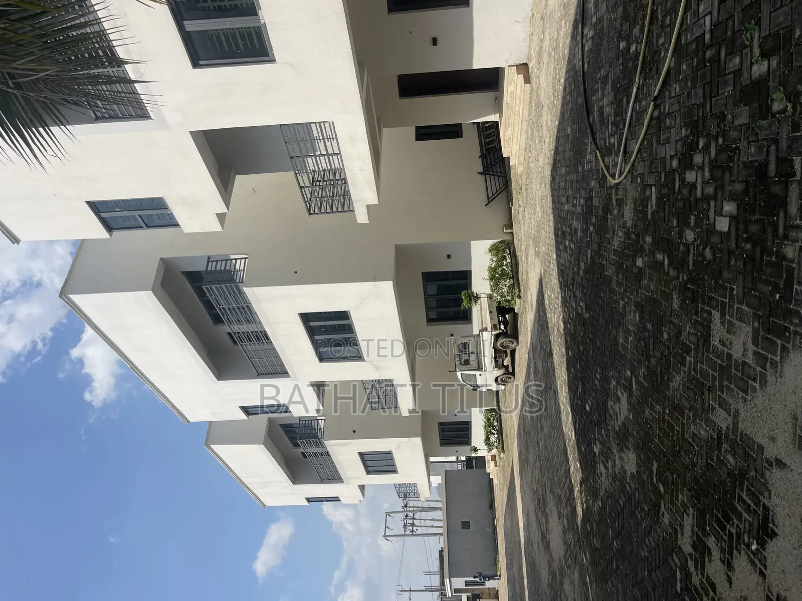 5bdrm Duplex in Life Camp for sale in Life Camp