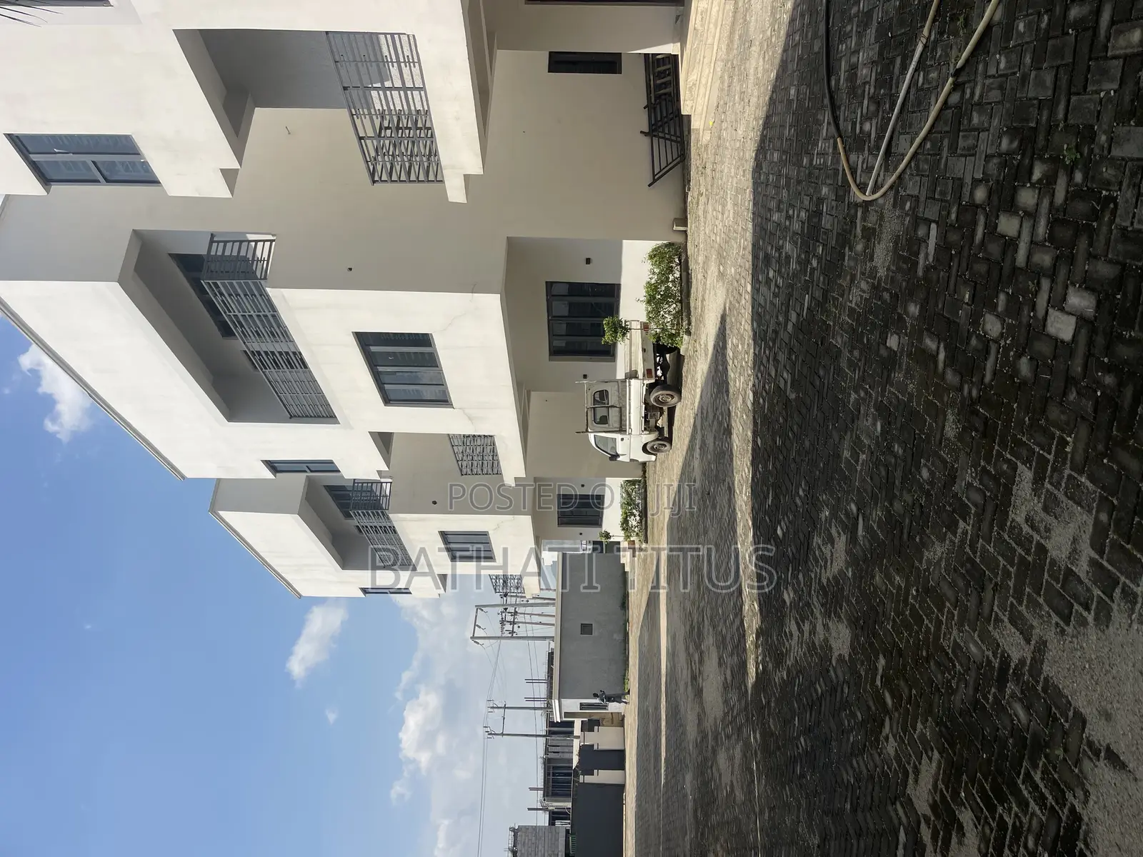 5bdrm Duplex in Life Camp for sale in Life Camp