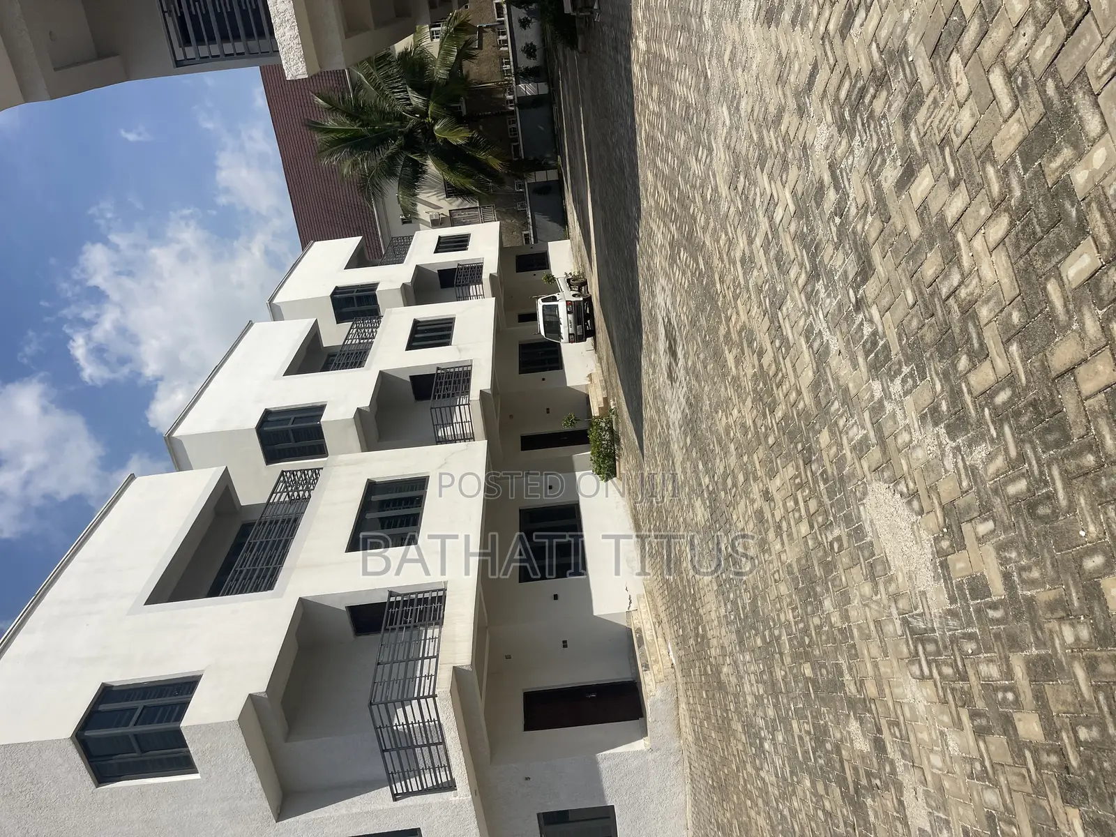 5bdrm Duplex in Life Camp for sale in Life Camp