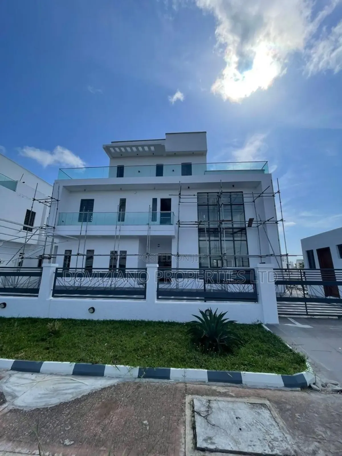 5bdrm Duplex in Ajah for sale in Ajah