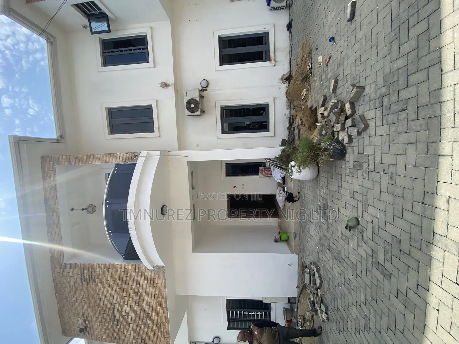 Studio Apartment in Conservation, Chevron for rent in Chevron