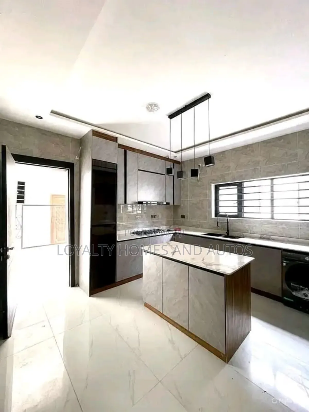 Furnished 5bdrm Duplex in Ikate for sale in Ikate