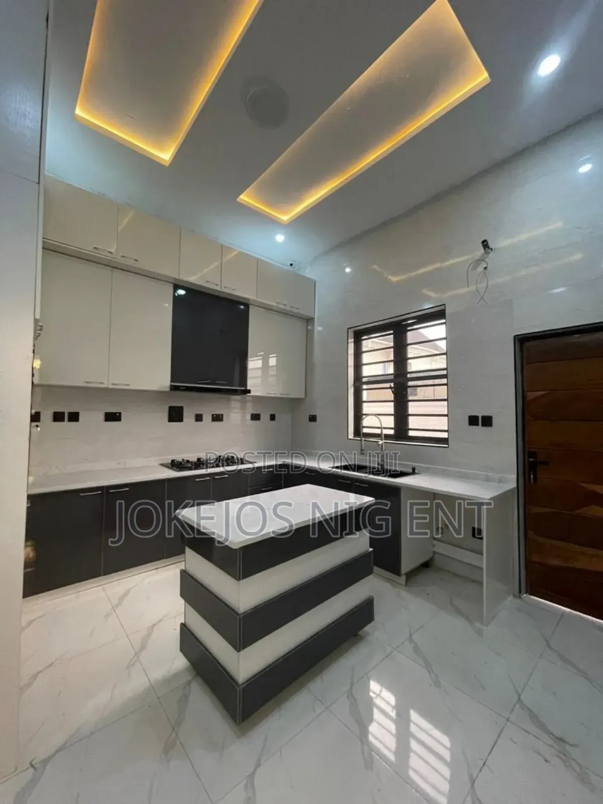 6bdrm Duplex in Sangotedo for sale in Sangotedo