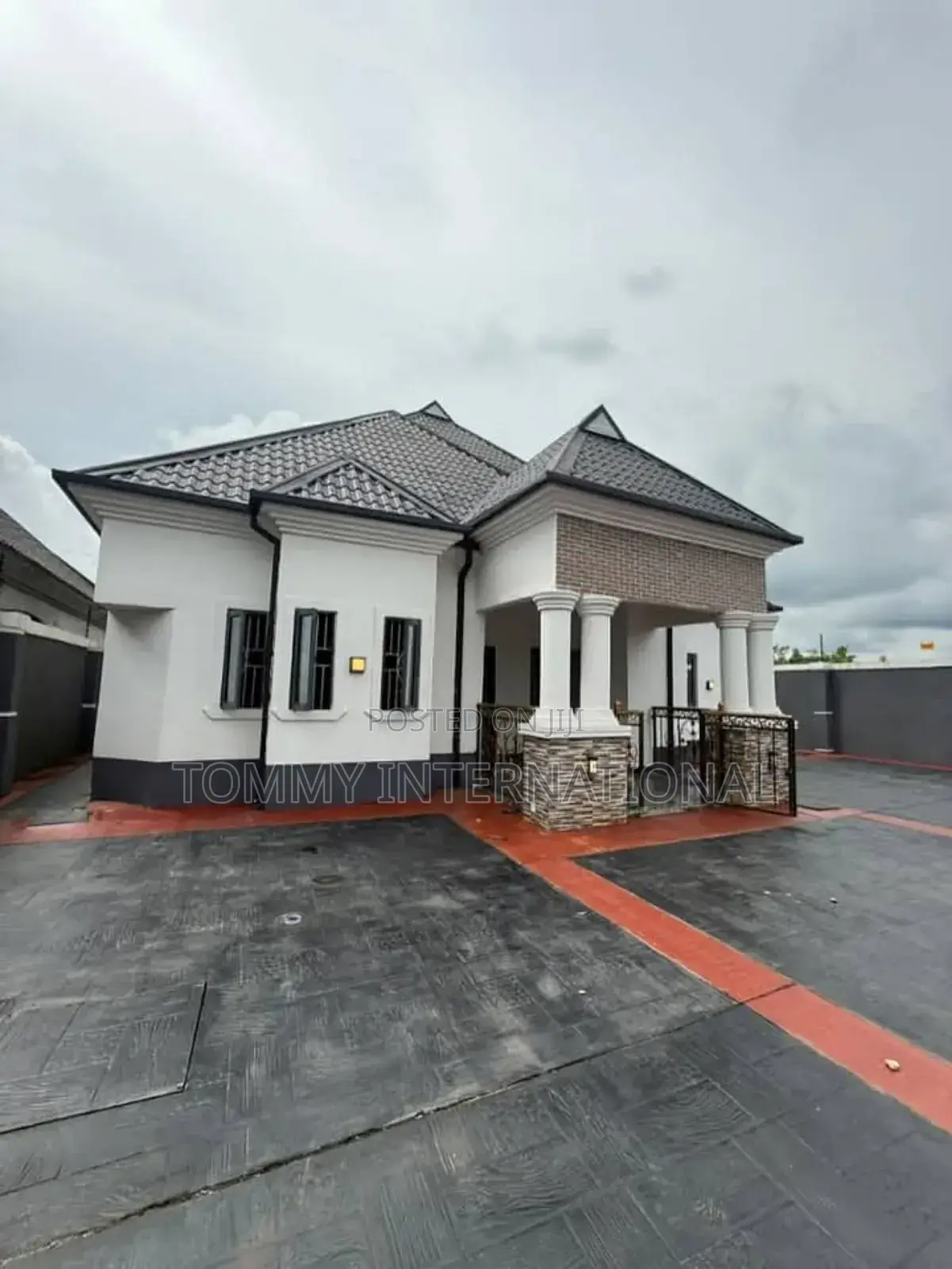 3bdrm Bungalow in Nddc, Estate, Port-Harcourt for sale in Port-Harcourt