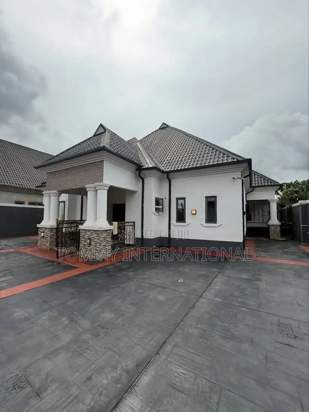 3bdrm Bungalow in Nddc, Estate, Port-Harcourt for sale in Port-Harcourt