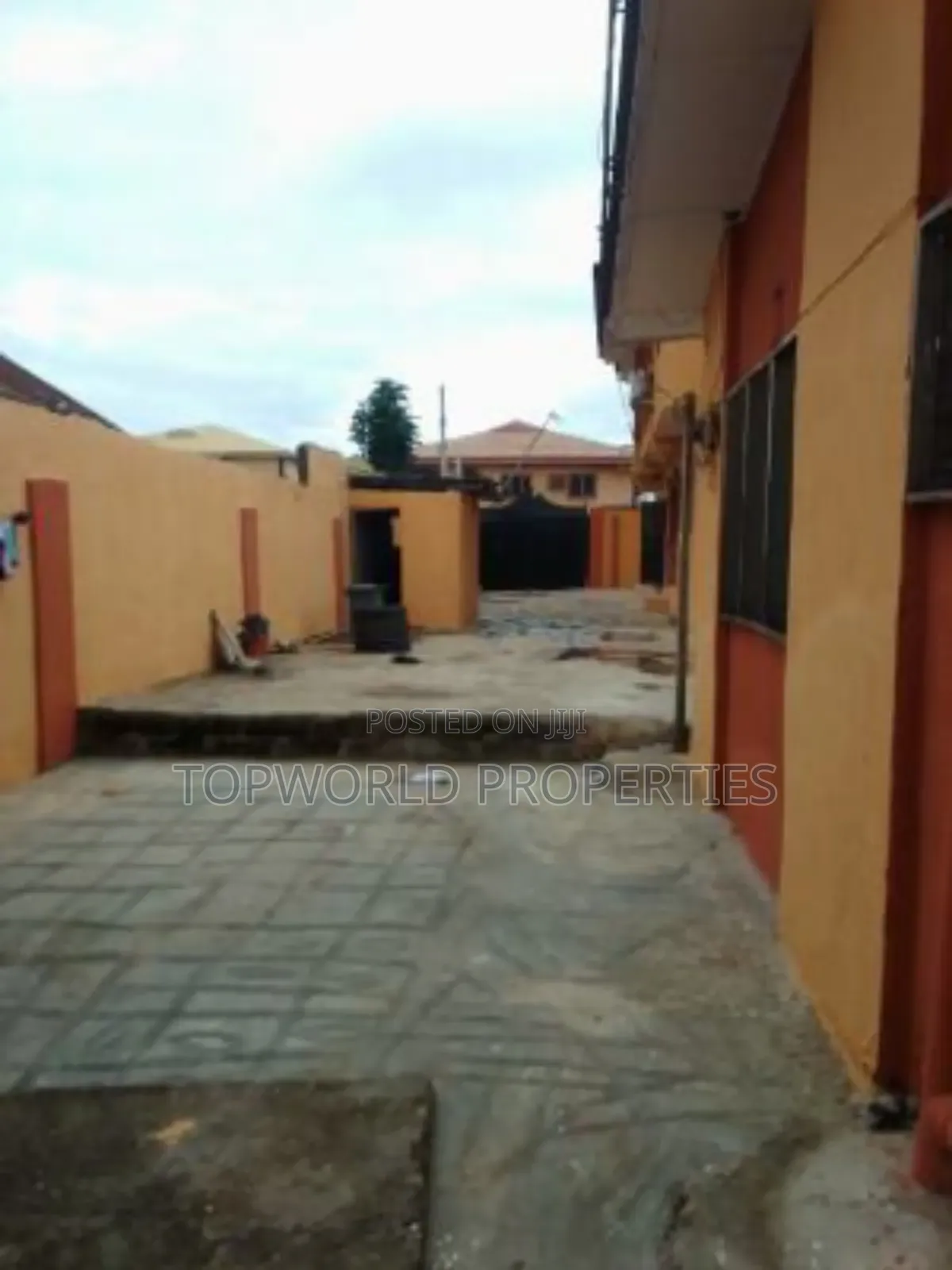 3bdrm Block of Flats in Obawole Ifako Ijaiye for sale in Ifako-Ogba