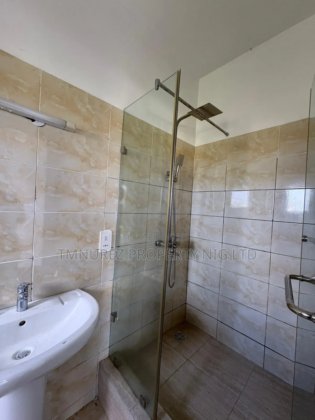 Studio Apartment in Haris Drive, Ikota for rent in Ikota