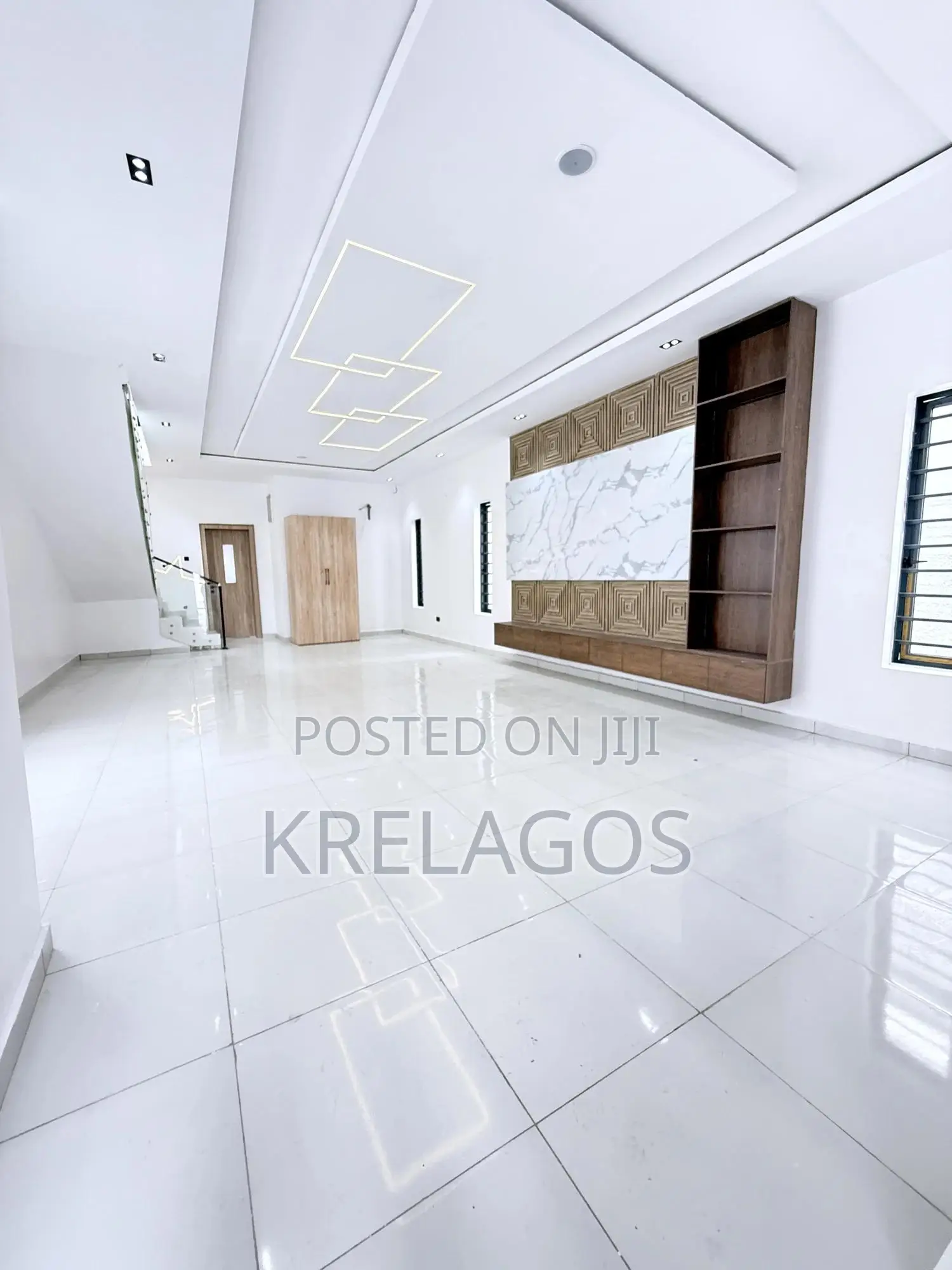 5bdrm Duplex in Ikota for sale in Ikota