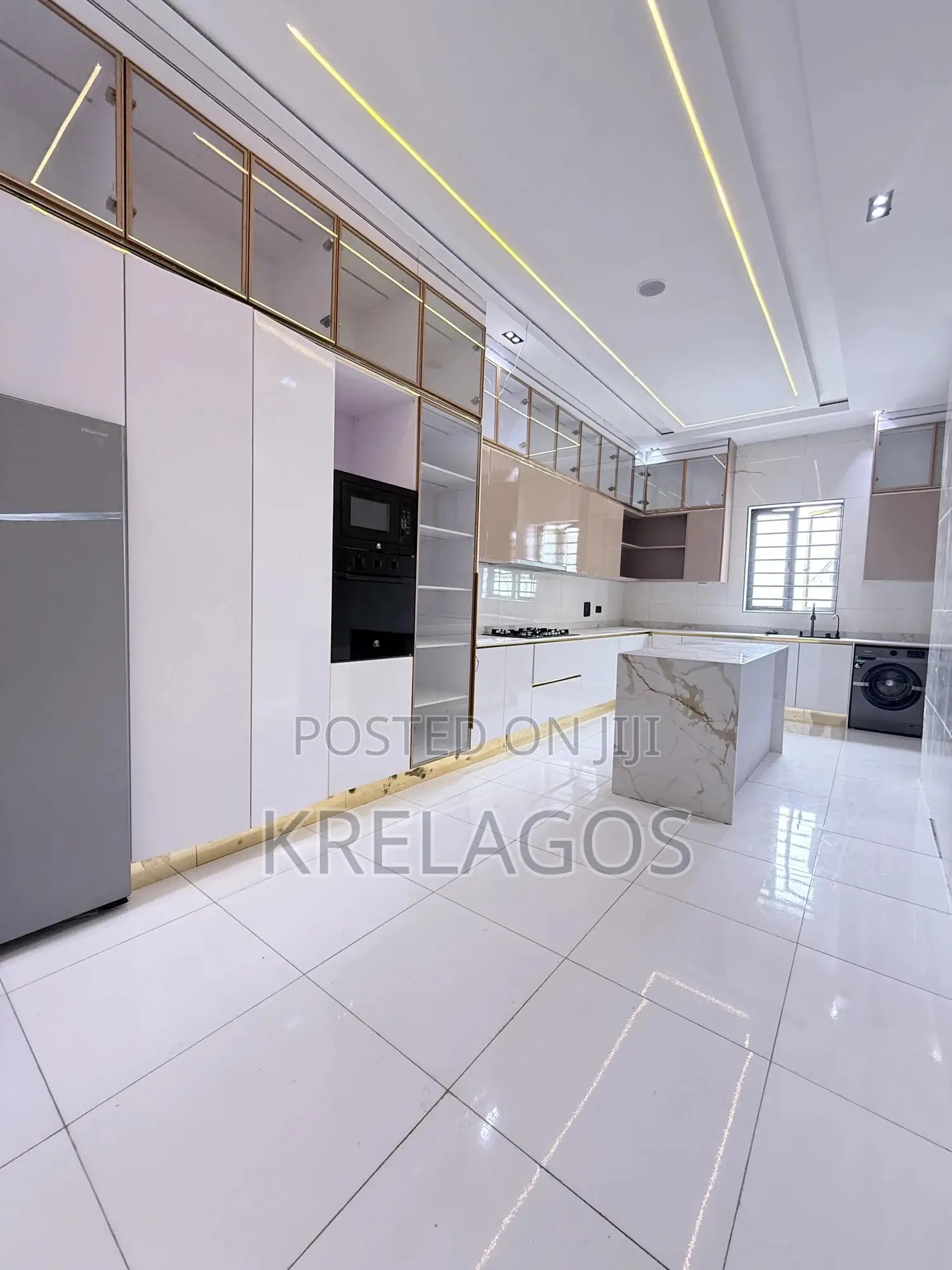 5bdrm Duplex in Ikota for sale in Ikota