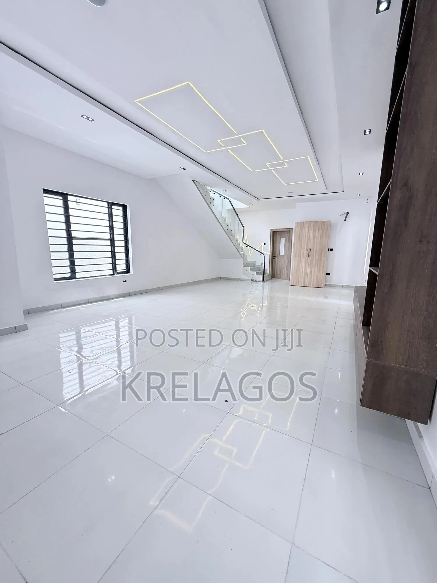 5bdrm Duplex in Ikota for sale in Ikota