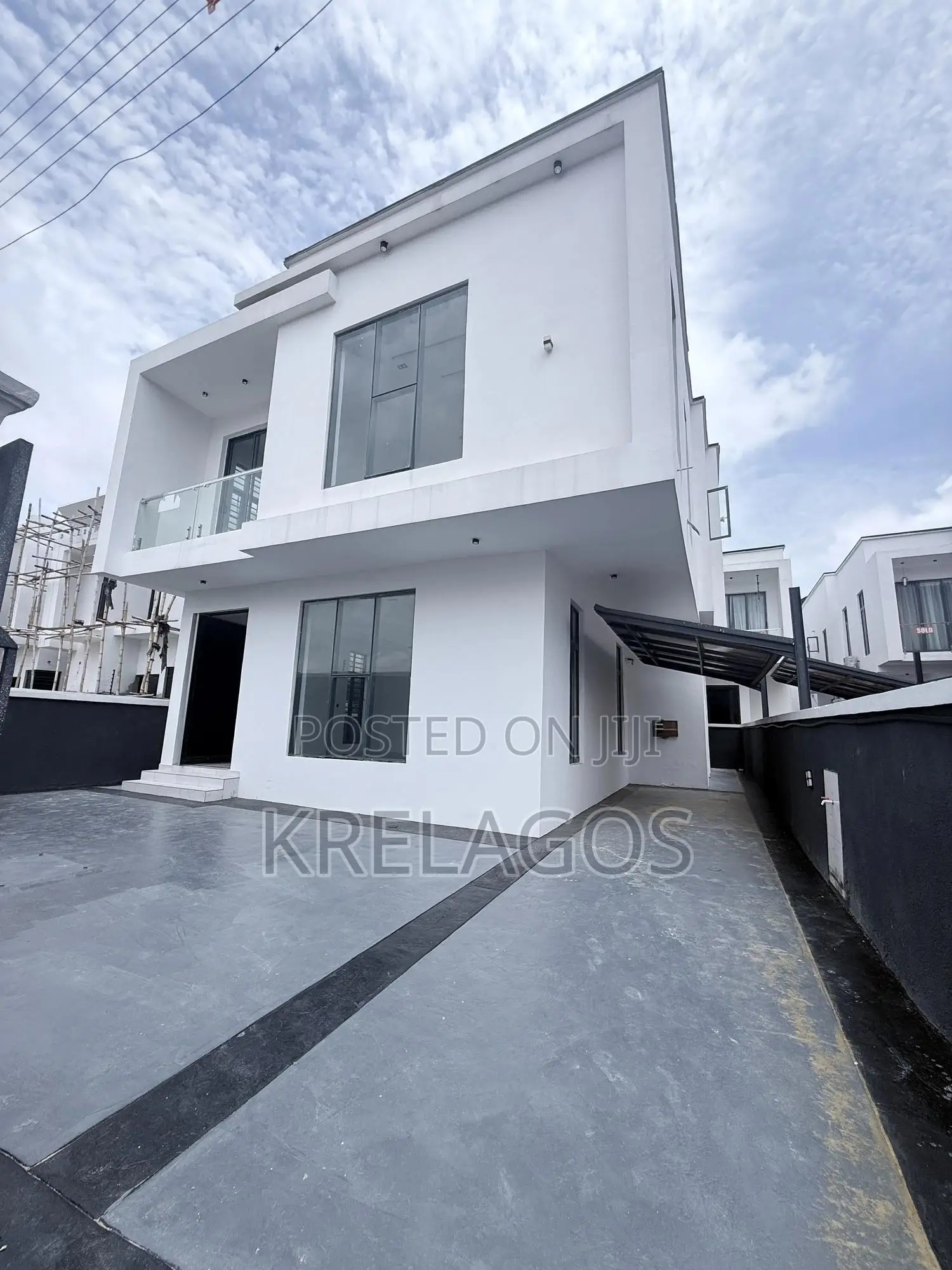 5bdrm Duplex in Ikota for sale in Ikota
