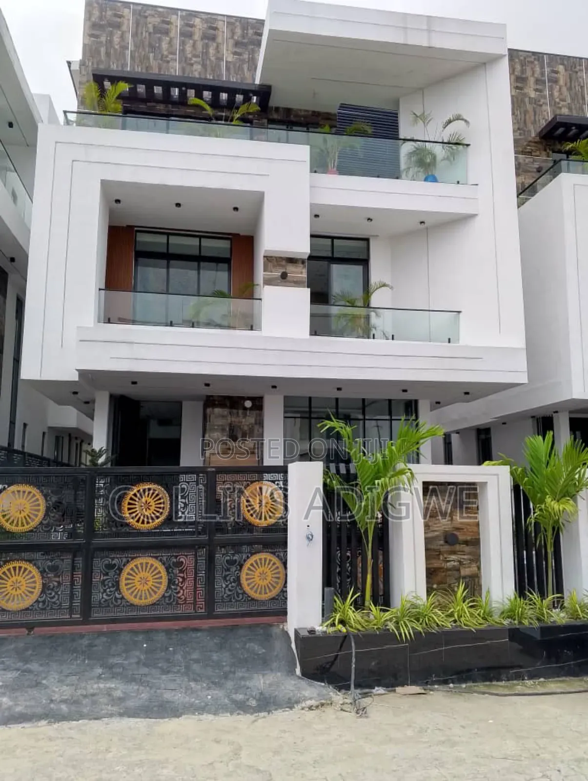 6bdrm Duplex in Chevron Lekki for sale in Chevron