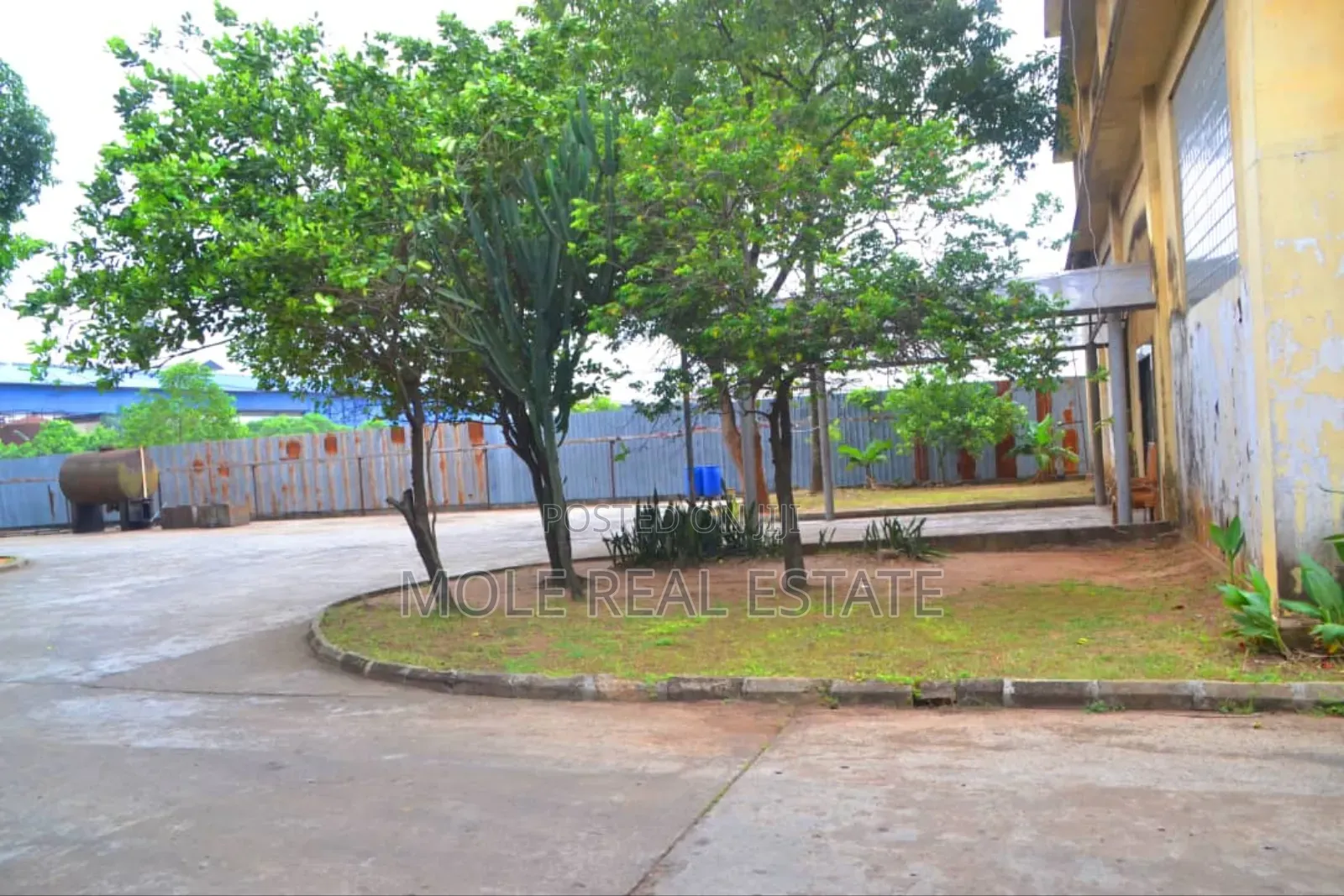 300sqm (Half Plot ) Liasu Road 247 Power Suply in Egbe / Ikotun/Igando