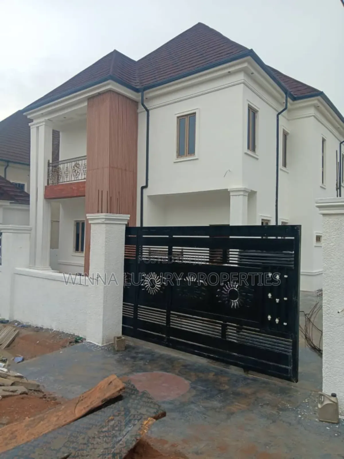 4bdrm Duplex in Sumit, Lugbe District for sale in Lugbe District