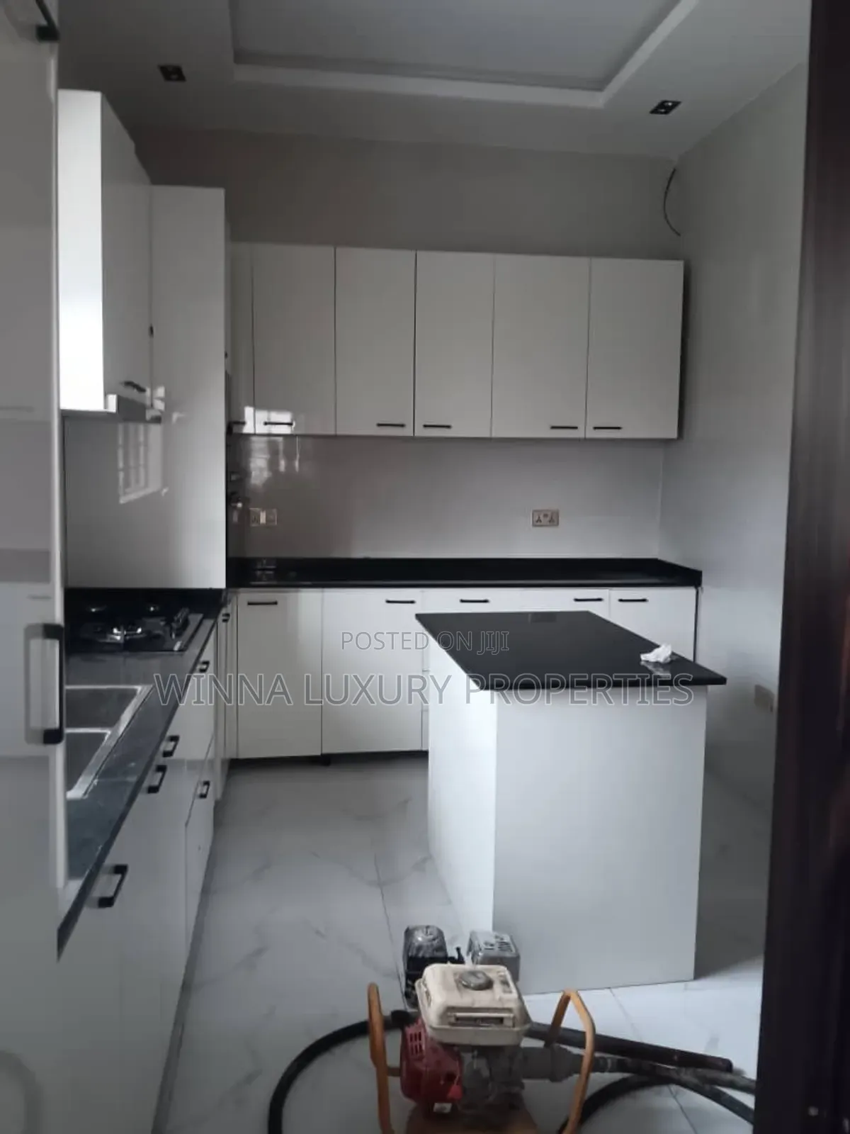 4bdrm Duplex in Sumit, Lugbe District for sale in Lugbe District