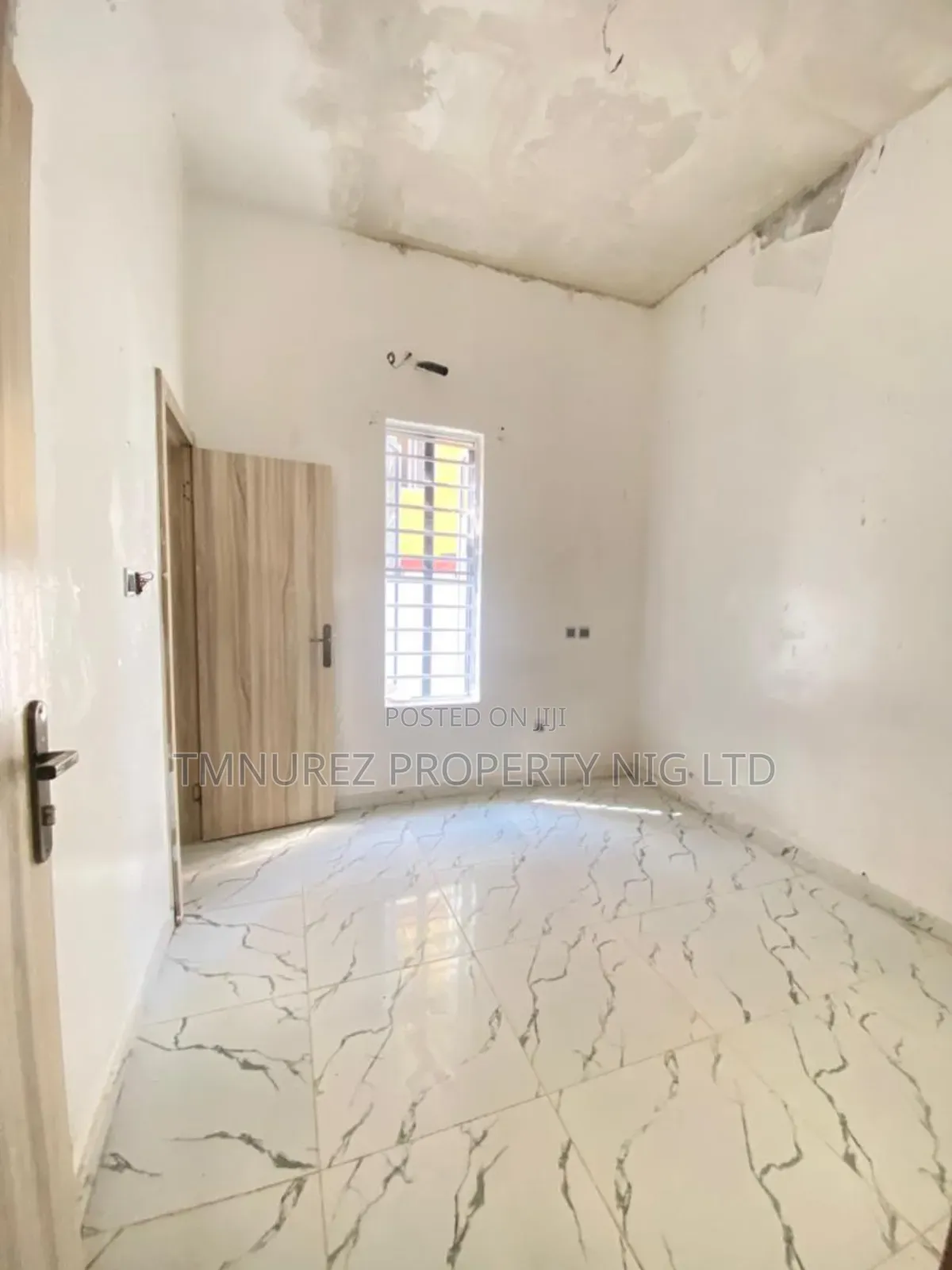 Mini Flat in Conservation Chevron for rent in Chevron