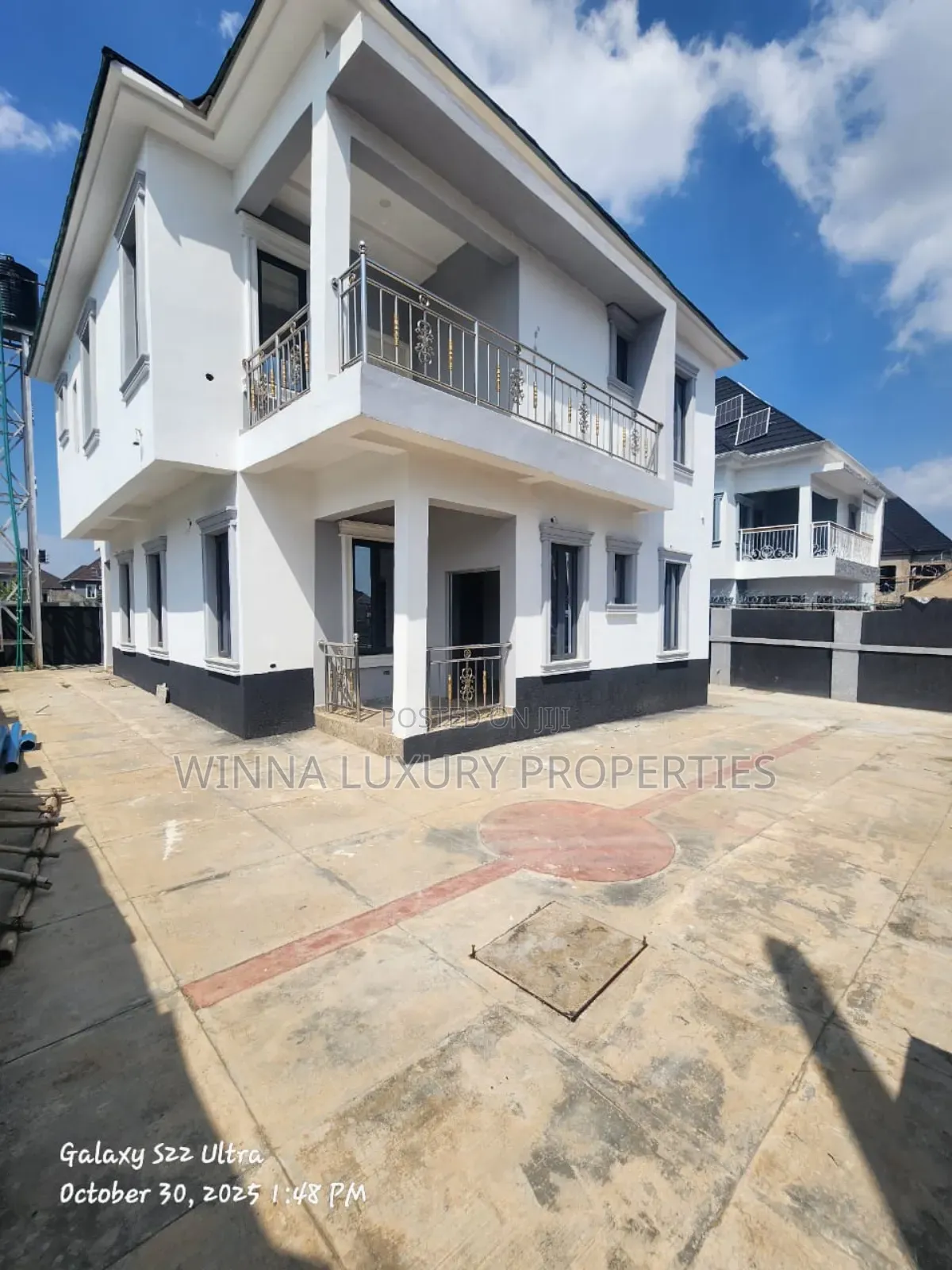 4bdrm Duplex in Gold City, Lugbe District for sale in Lugbe District