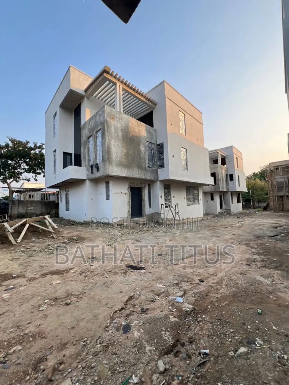 4bdrm Duplex in Life Camp for sale in Life Camp