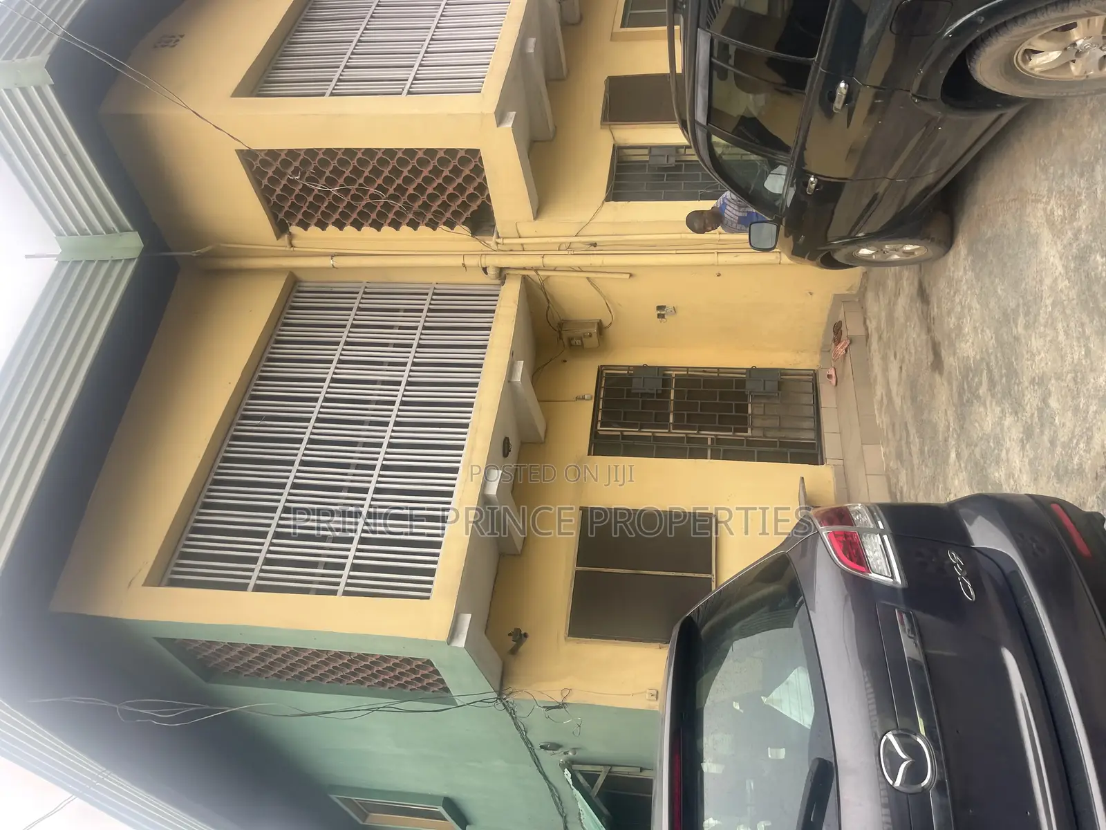 3bdrm Block of Flats in Surulere for sale in Surulere
