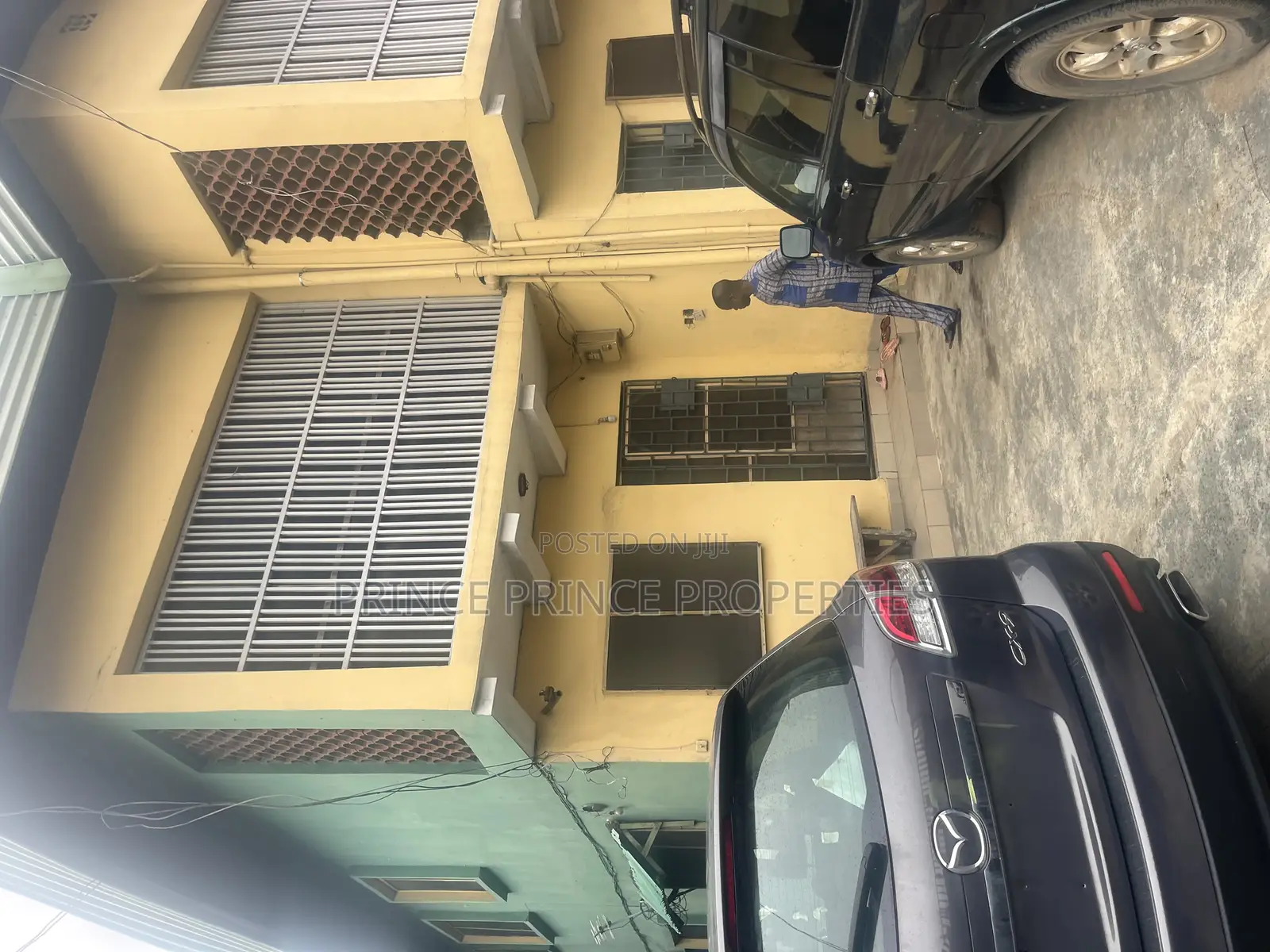 3bdrm Block of Flats in Surulere for sale in Surulere