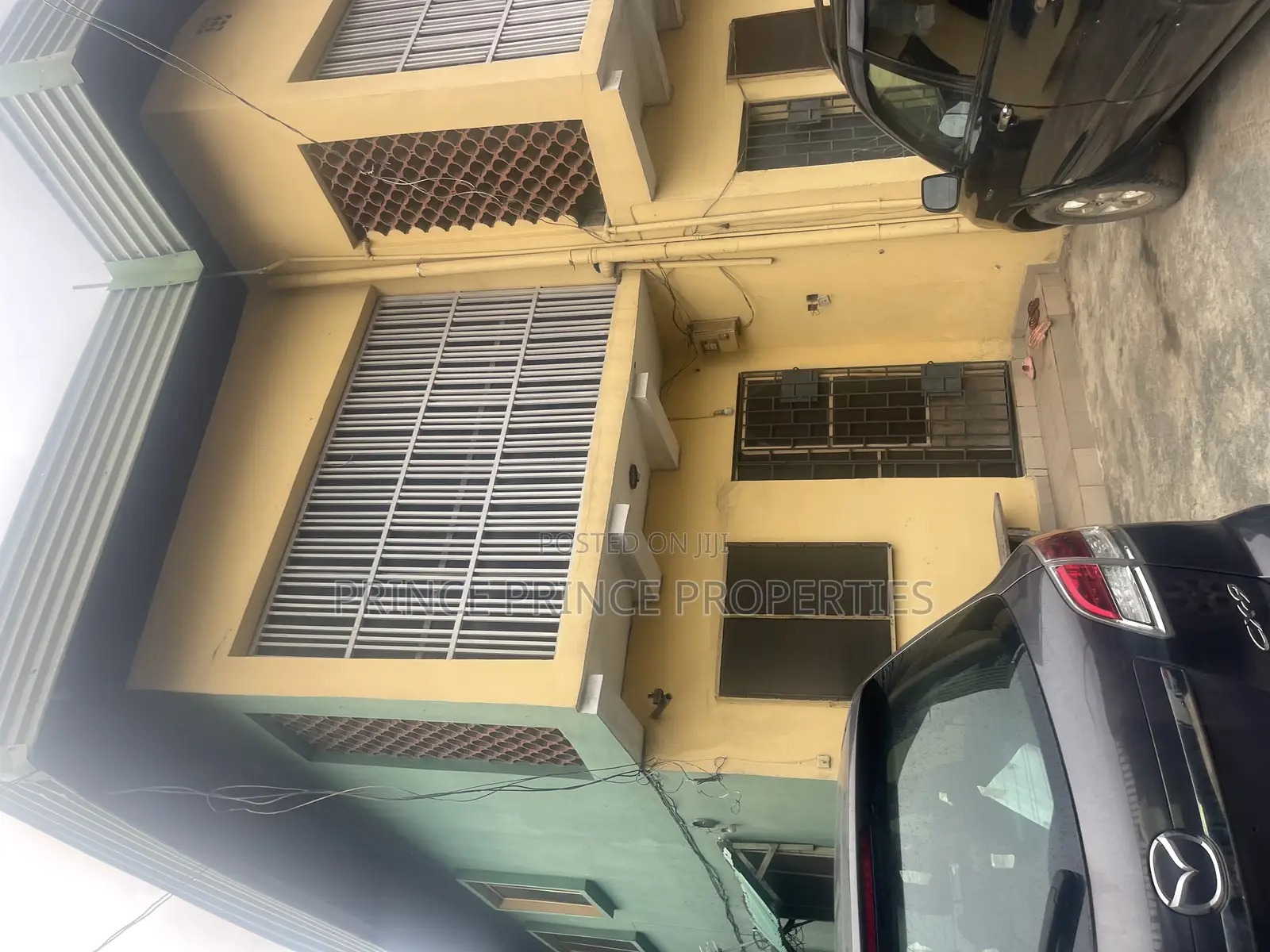 3bdrm Block of Flats in Surulere for sale in Surulere