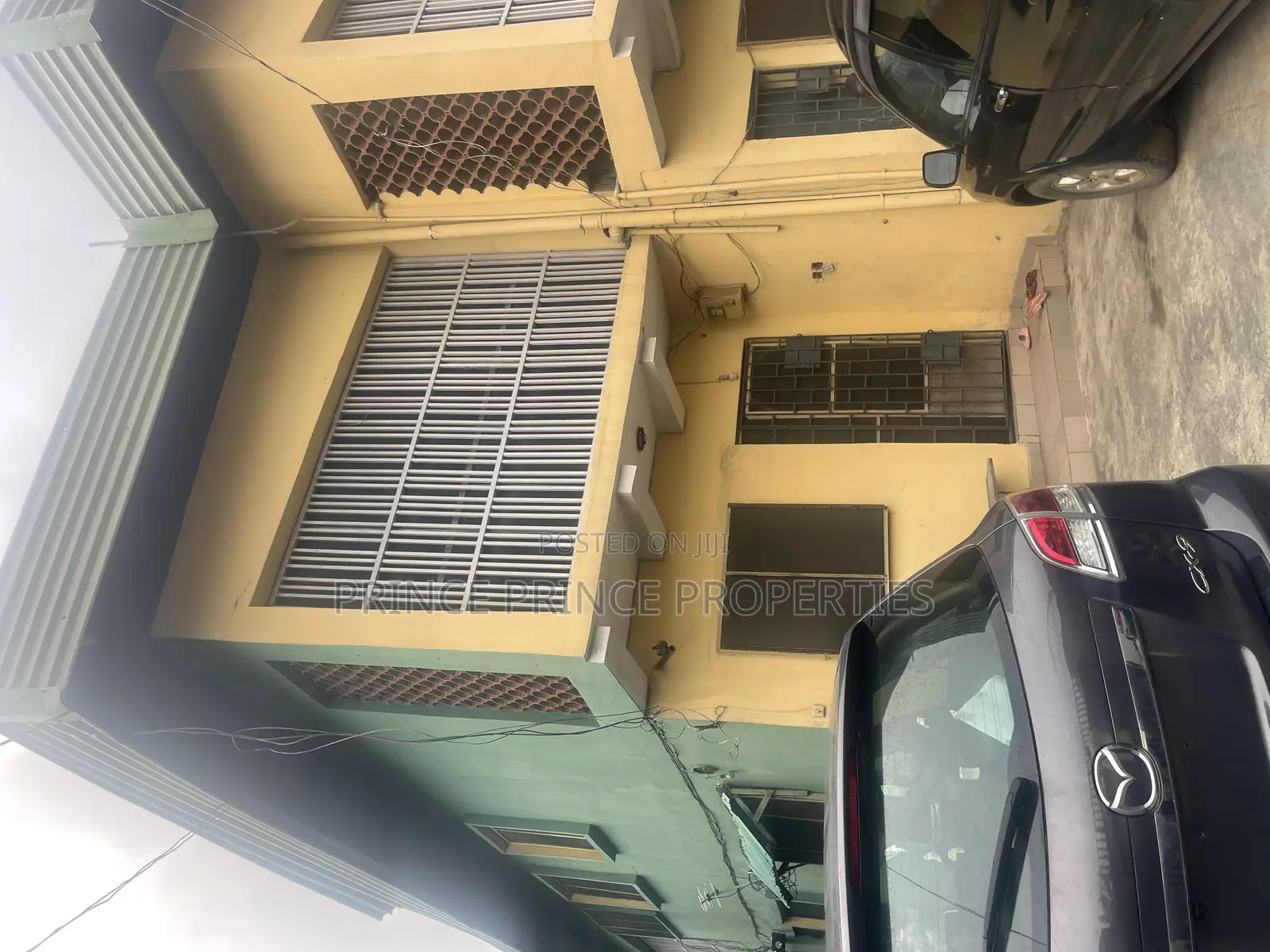 3bdrm Block of Flats in Surulere for sale in Surulere