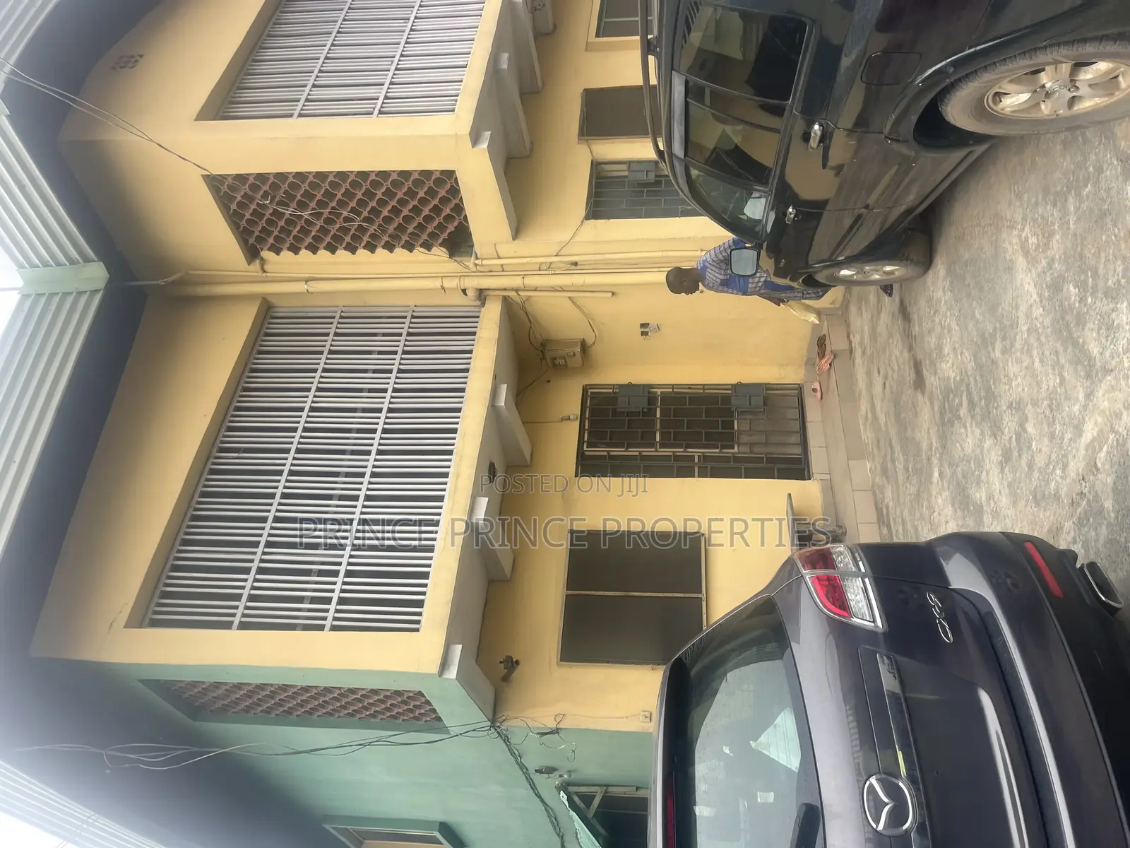 3bdrm Block of Flats in Surulere for sale in Surulere