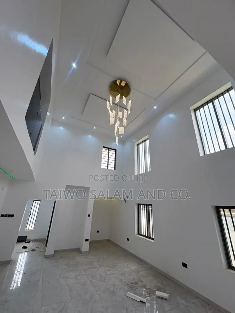 Furnished 5bdrm Duplex in Oluyole Estate for sale in Oluyole Estate