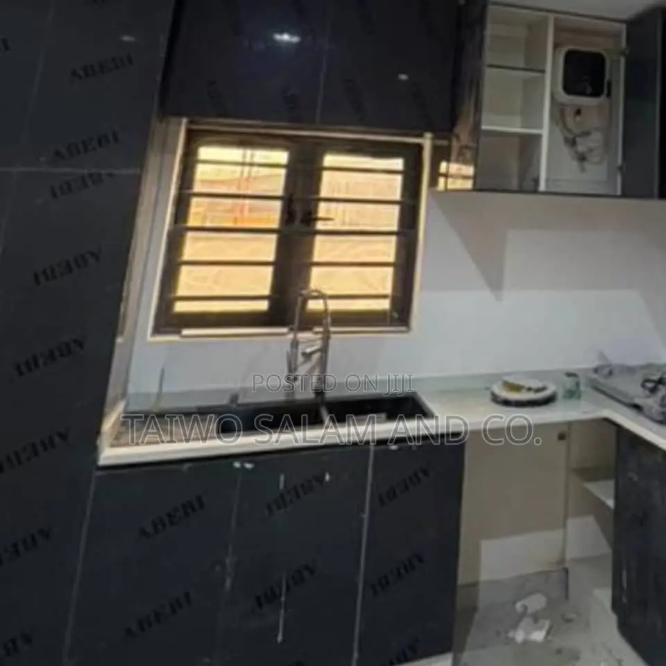 Furnished 5bdrm Duplex in Oluyole Estate for sale in Oluyole Estate