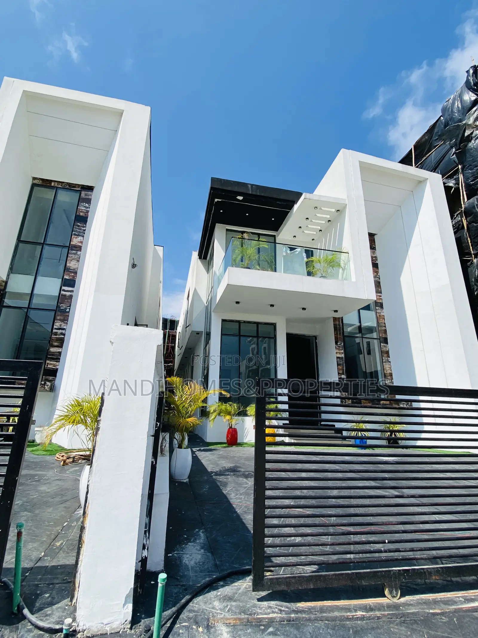5bdrm Duplex in Lekki for sale in Lekki
