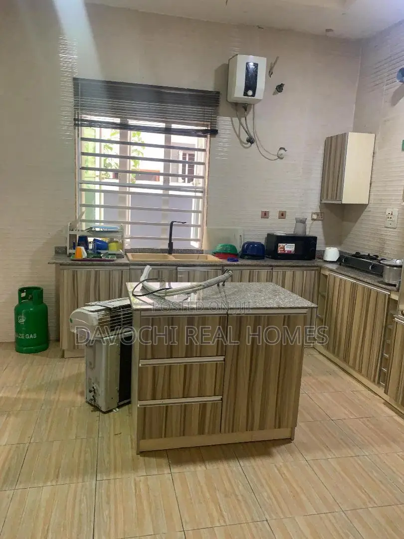 4bdrm Duplex in Ikota Villa for rent in Ikota